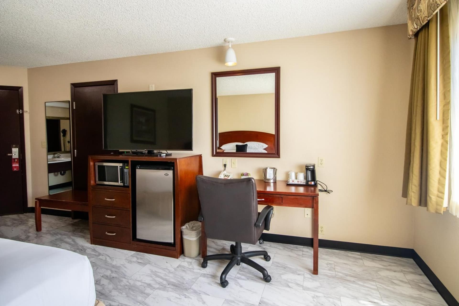 Red Lion Inn & Suites Vancouver gallery photo in Vancouver, WA — image 50