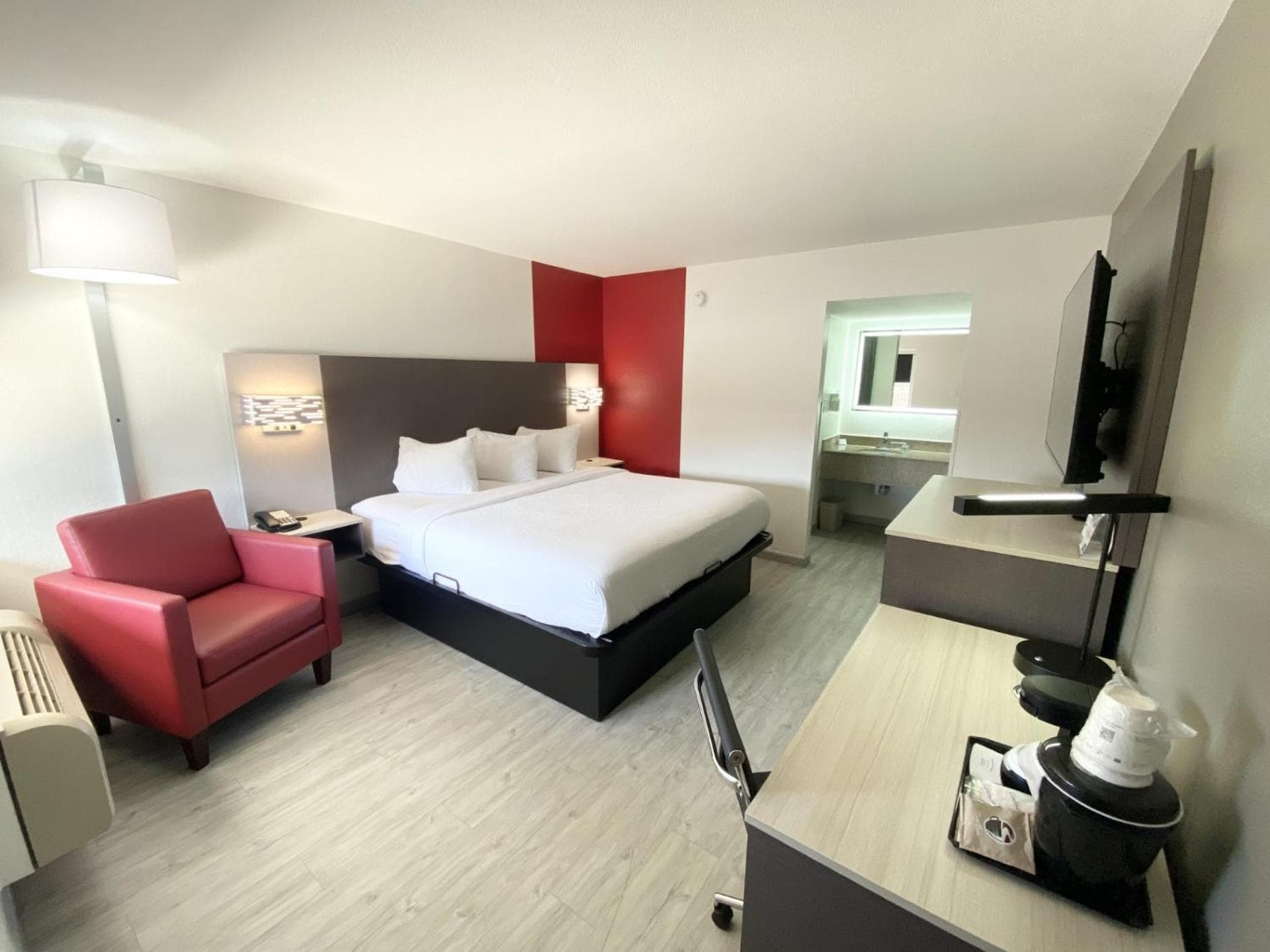 Ramada by Wyndham Tuscaloosa gallery photo in Tuscaloosa, AL — image 43