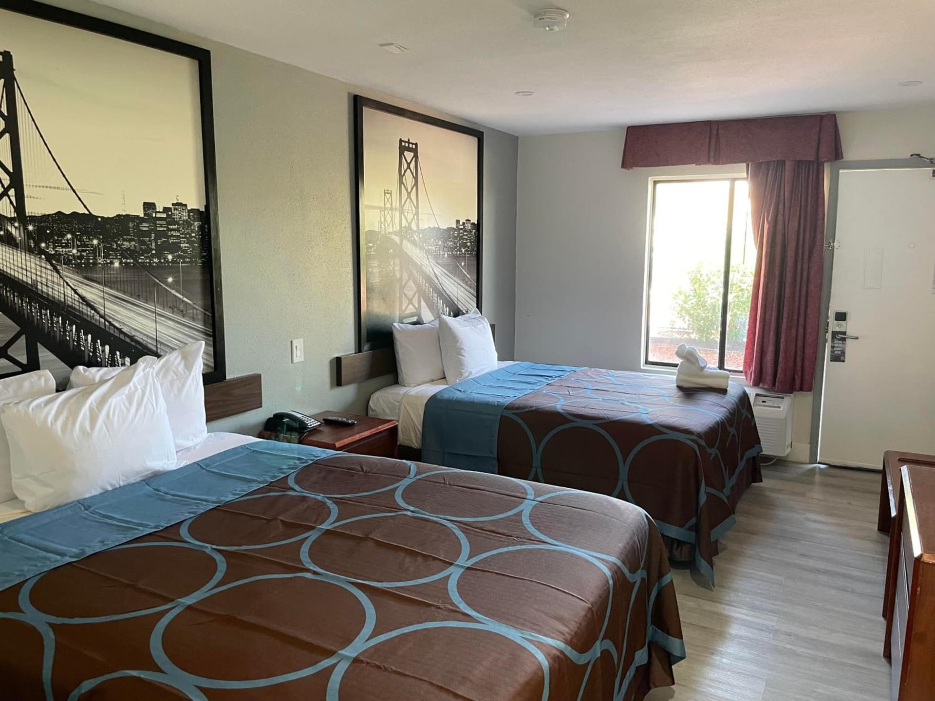 Super 8 by Wyndham Barstow interior in Barstow, CA — gallery photo 2