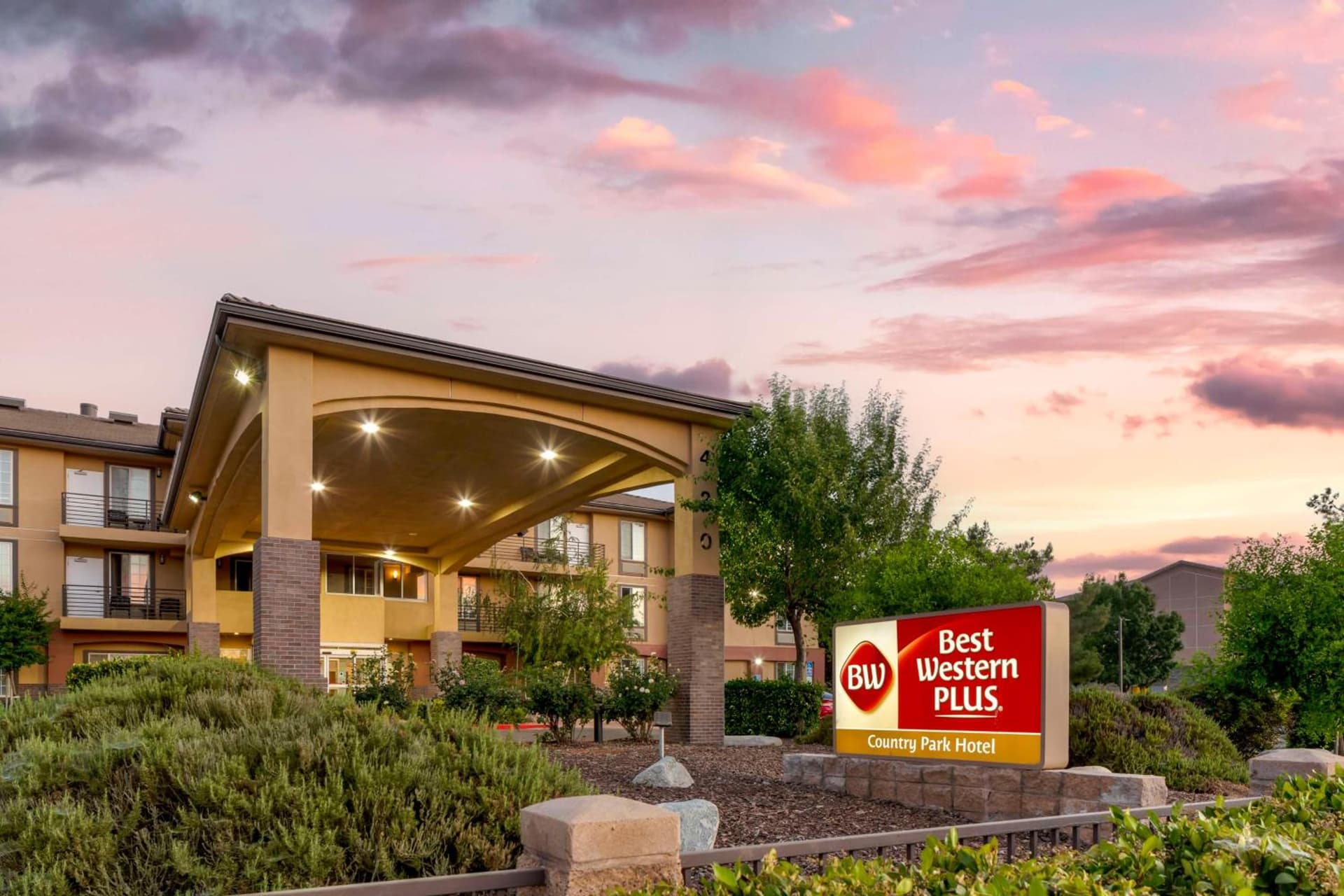 Best Western Plus Country Park Hotel featured exterior or lobby in Tehachapi, CA — similar hotel