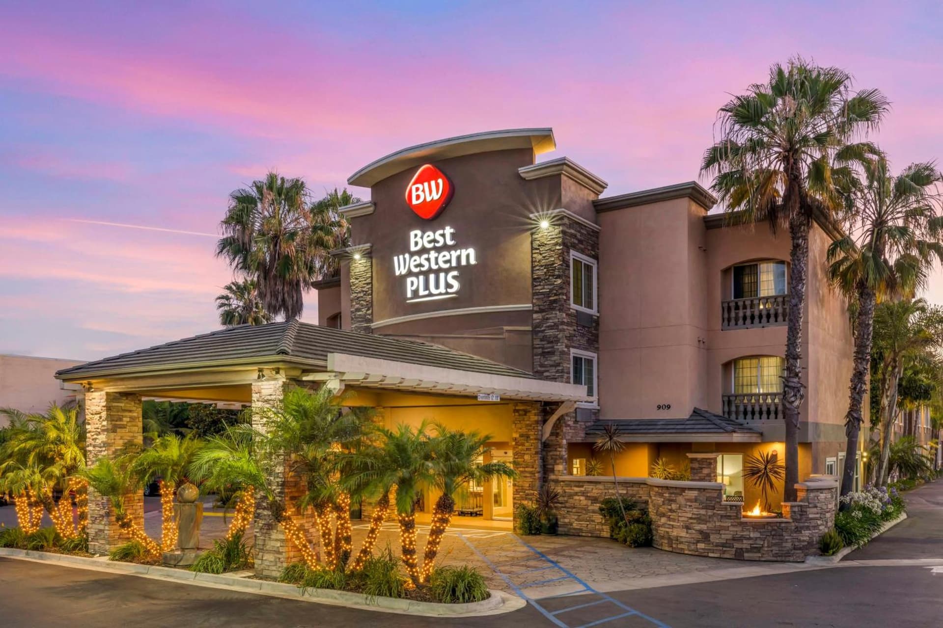 Best Western Plus Oceanside Palms gallery photo in Oceanside, CA — image 7