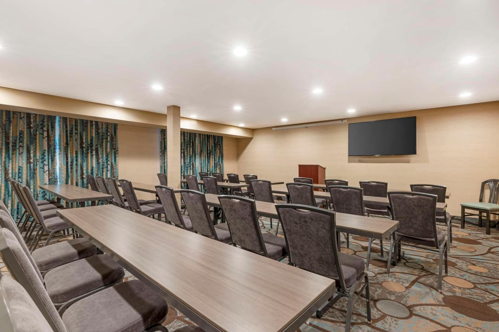 Best Western Plus Oceanside Palms gallery photo in Oceanside, CA — image 8