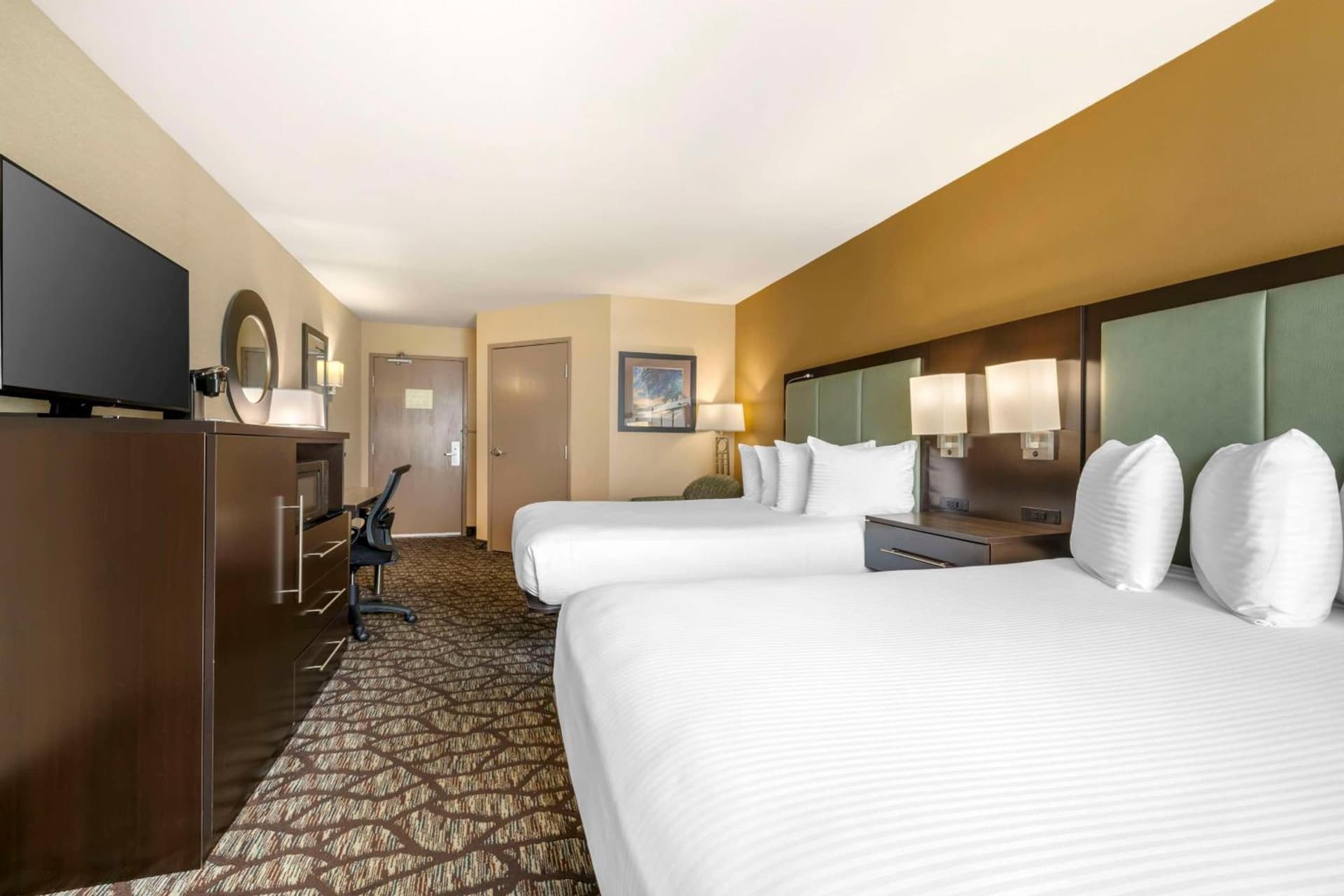 Best Western Plus Oceanside Palms property views in Oceanside, CA — gallery photo 3