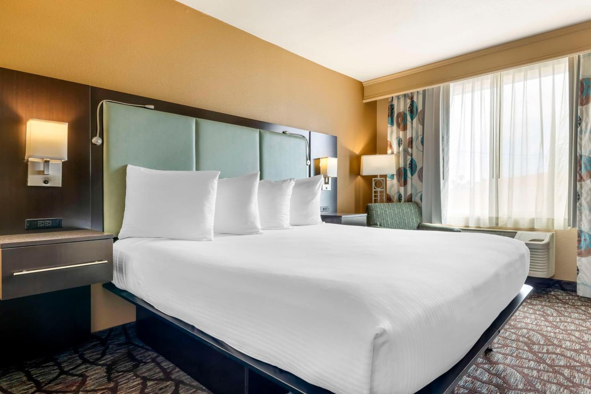 Best Western Plus Oceanside Palms gallery photo in Oceanside, CA — image 36
