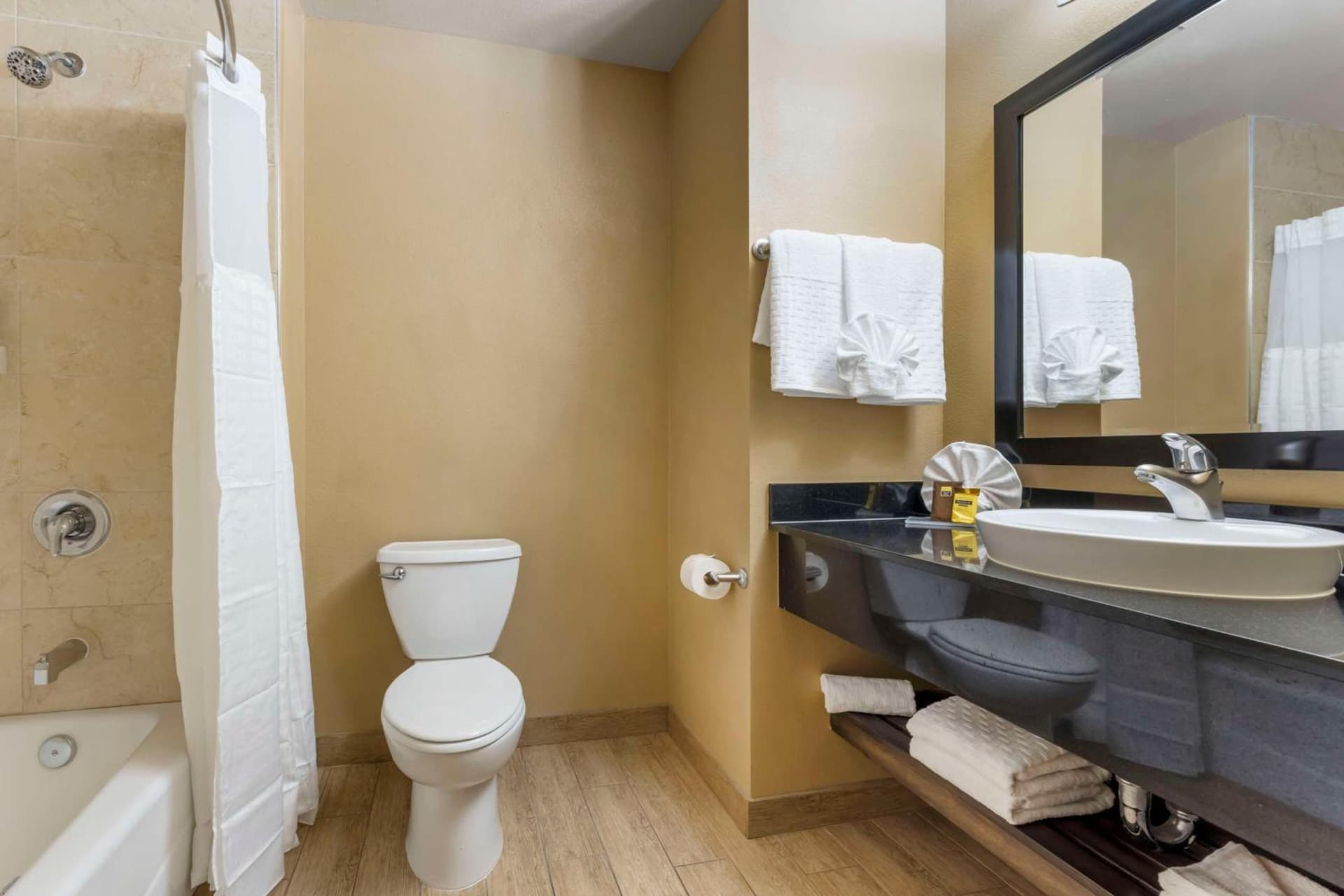 Best Western Plus Oceanside Palms gallery photo in Oceanside, CA — image 24