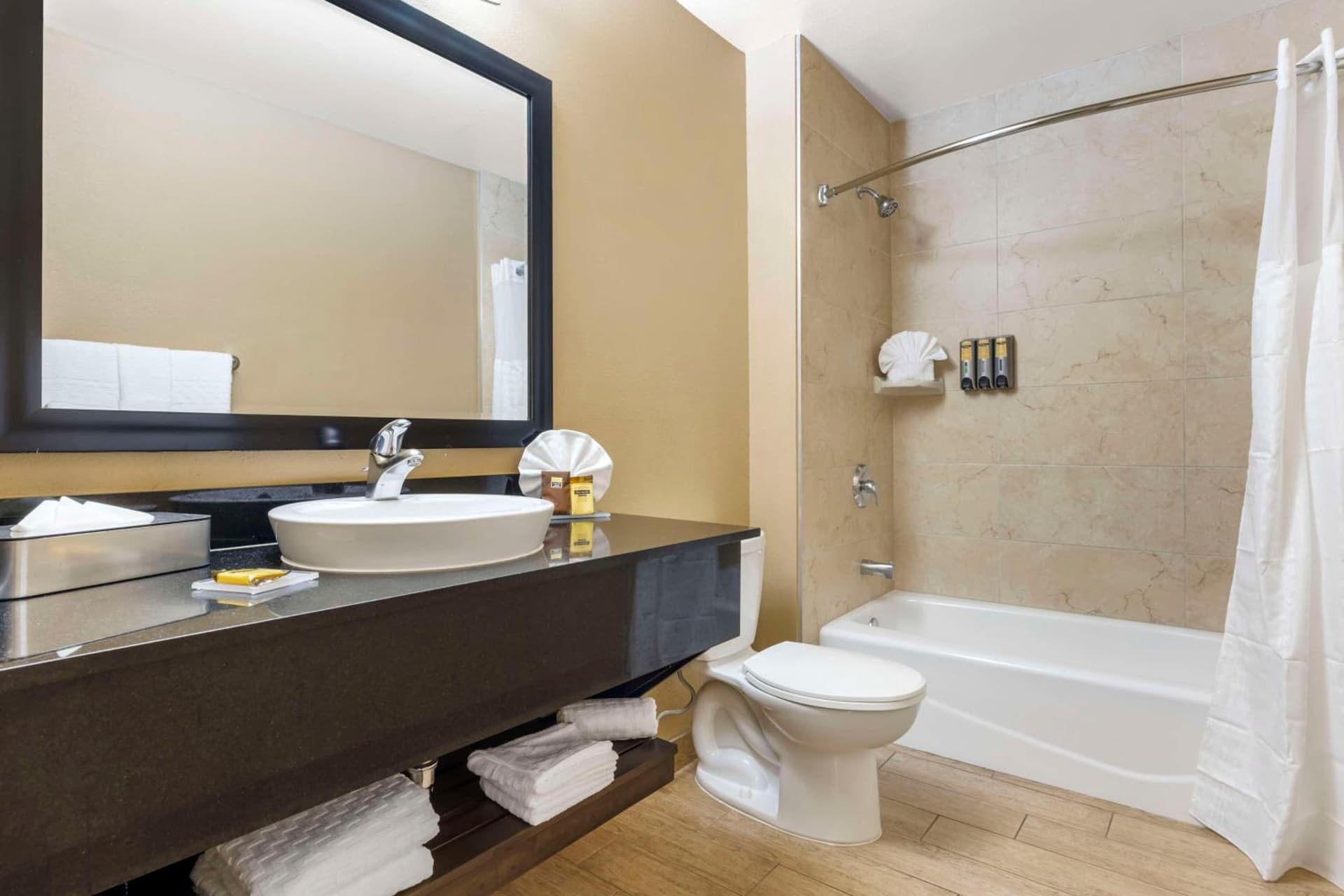 Best Western Plus Oceanside Palms gallery photo in Oceanside, CA — image 35