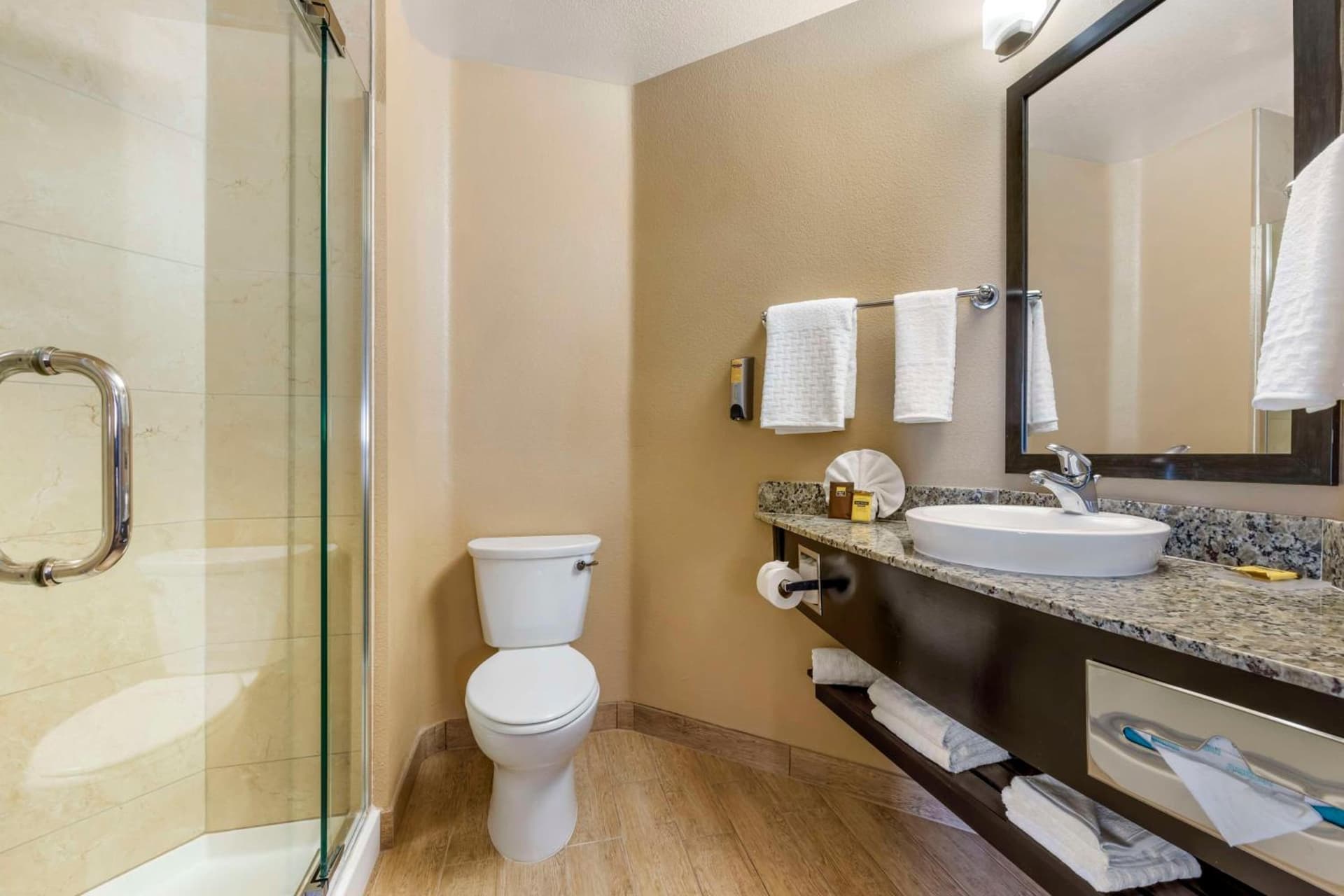 Best Western Plus Oceanside Palms gallery photo in Oceanside, CA — image 42