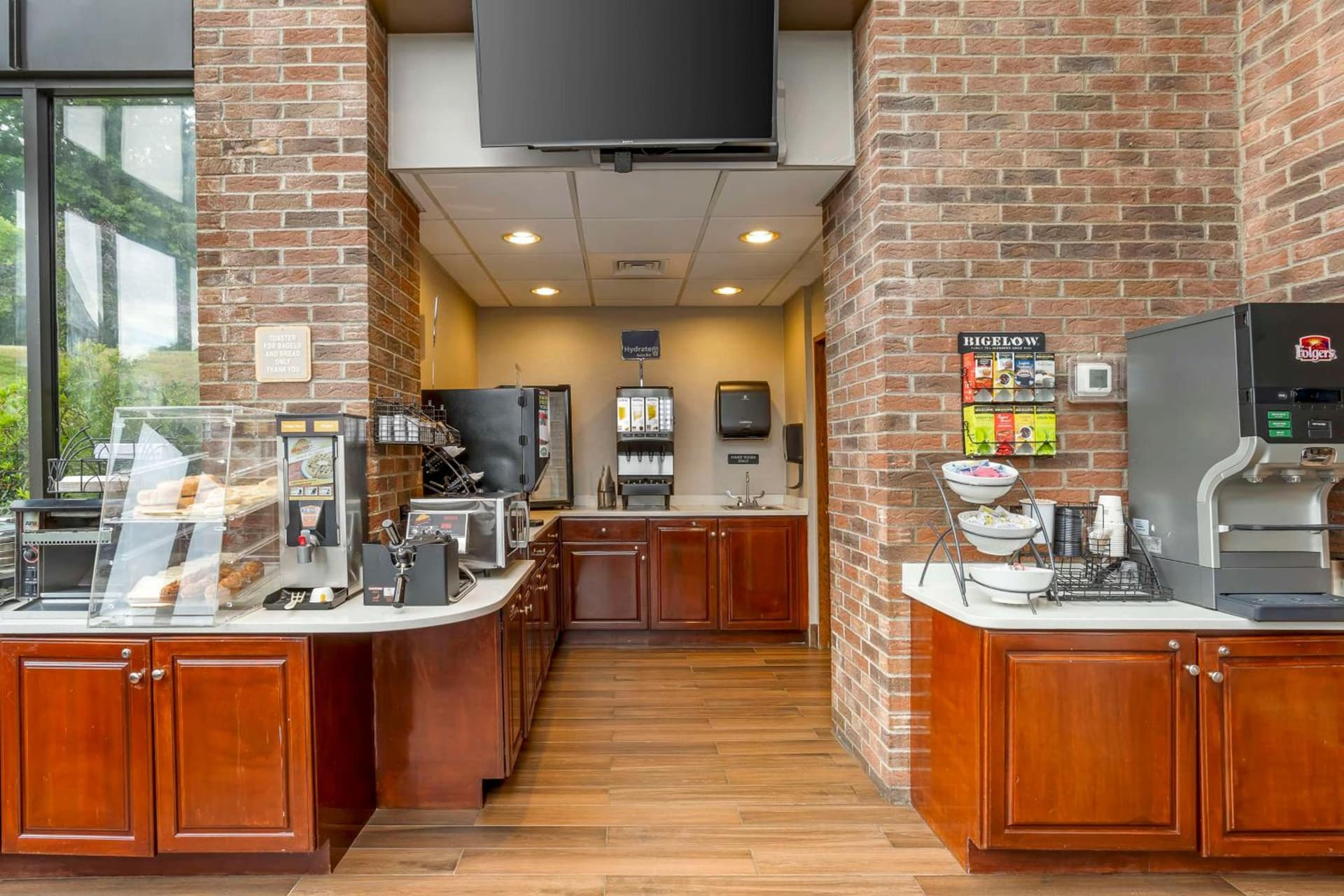 Best Western Danbury/Bethel interior in Bethel — gallery photo 2