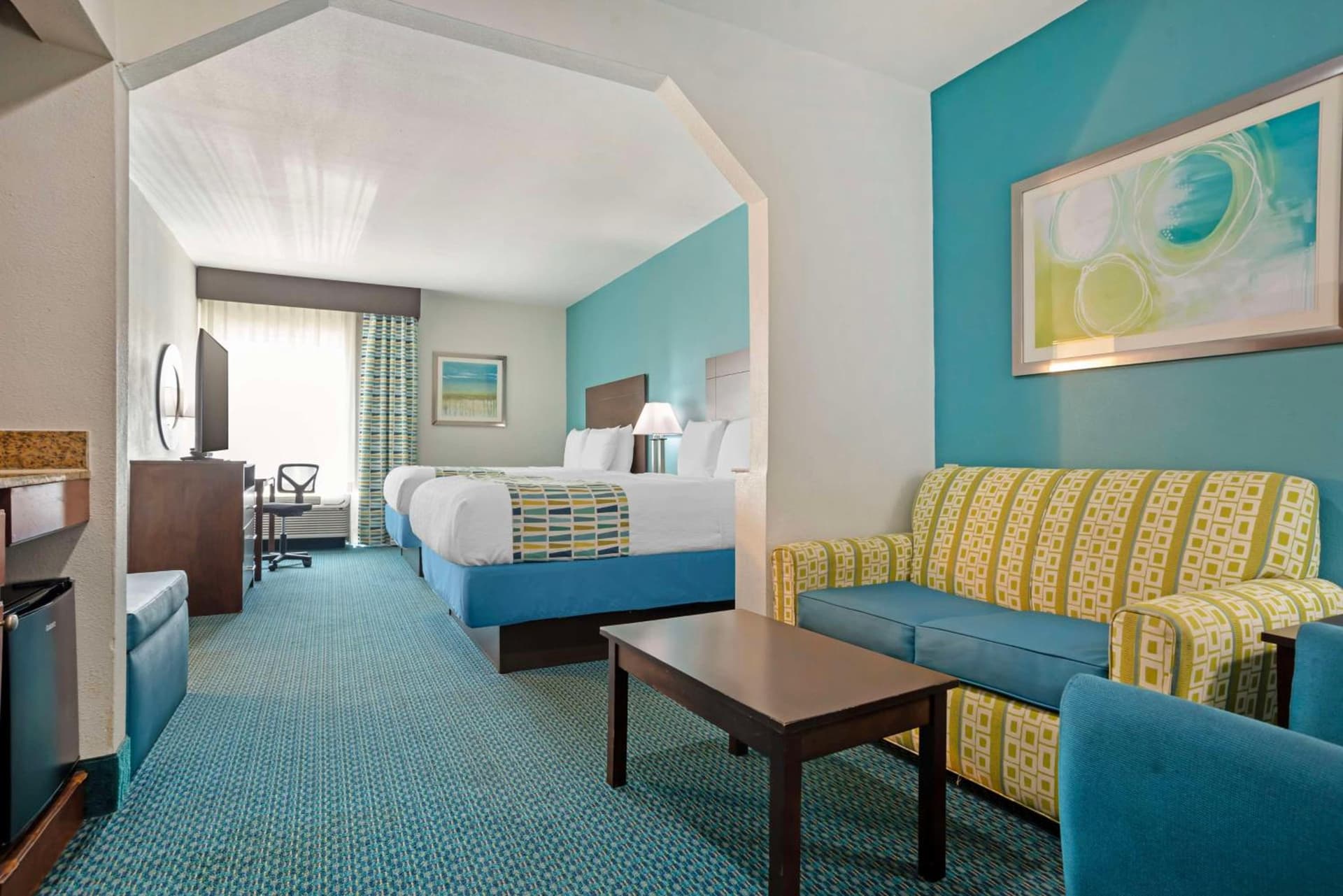 Best Western Plus Blue Angel Inn property views in Pensacola, FL — gallery photo 3