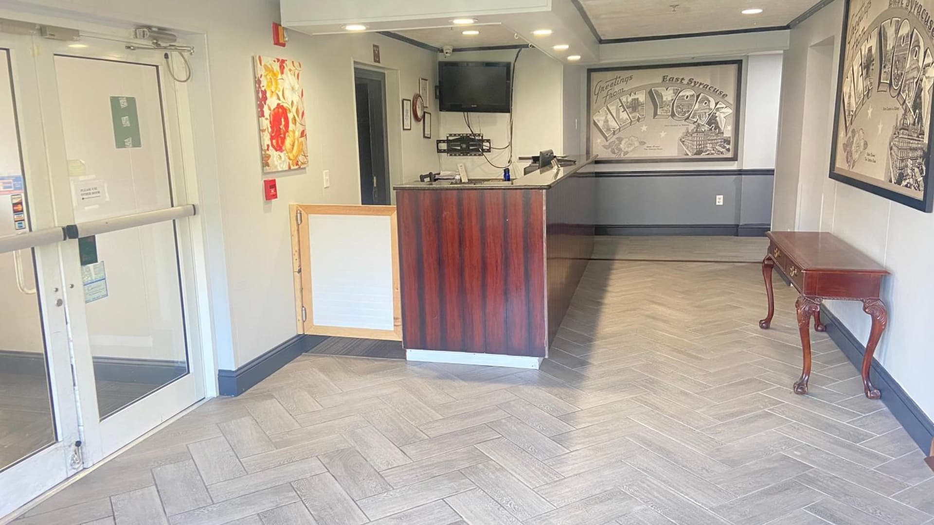 Syracuse Inn property views in East Syracuse, NY — gallery photo 3