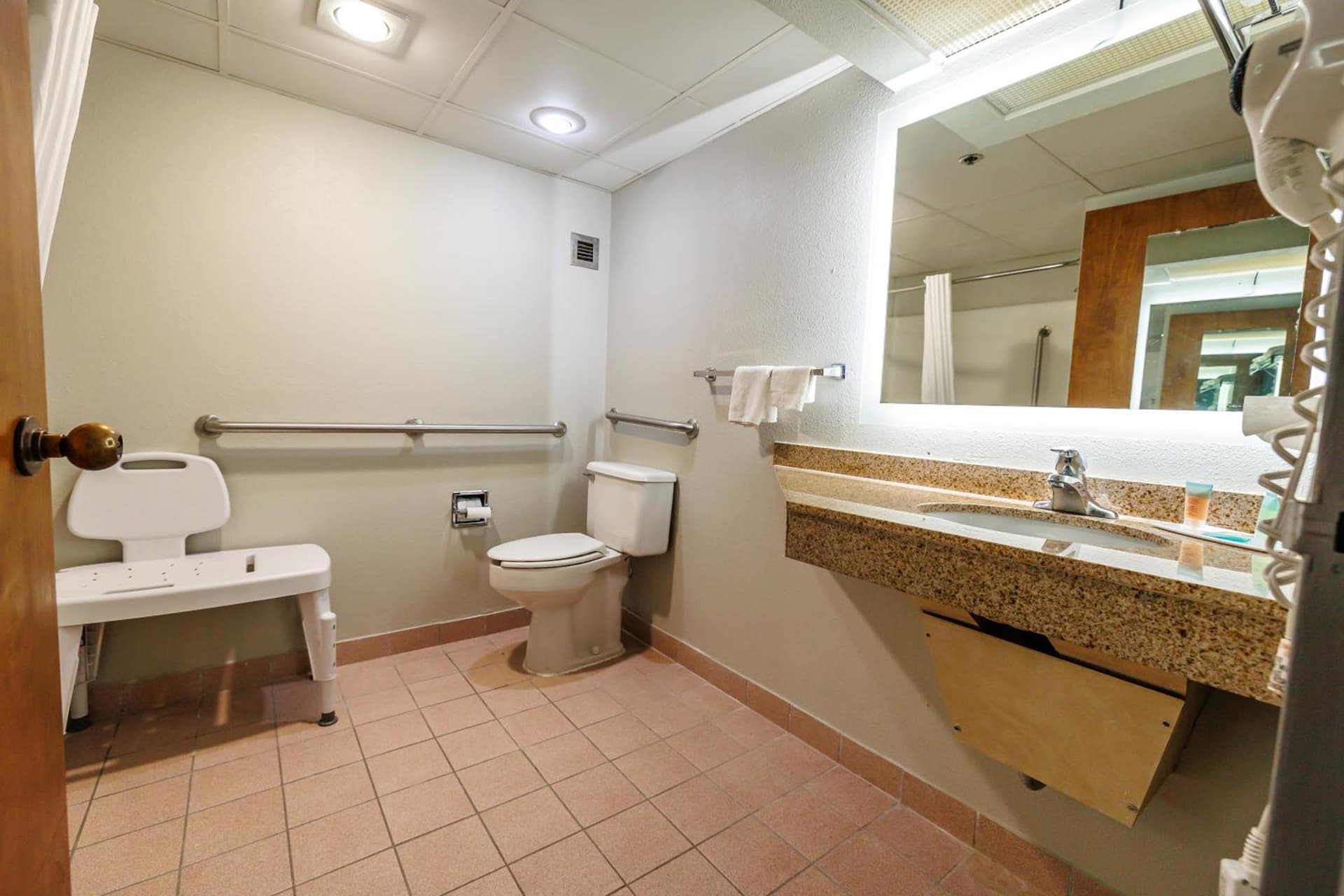 New Victorian Inn & Suites Omaha gallery photo in Omaha, NE — image 30