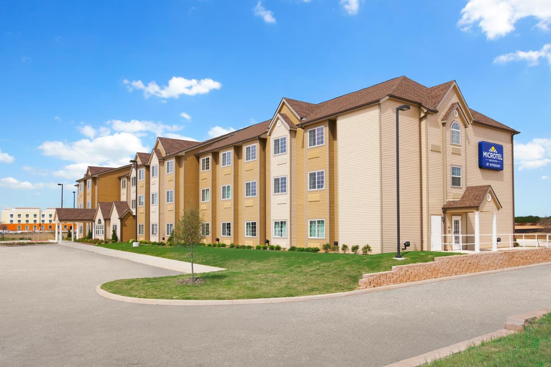 Microtel Inn & Suites Cotulla property views in Cotulla, TX — gallery photo 3