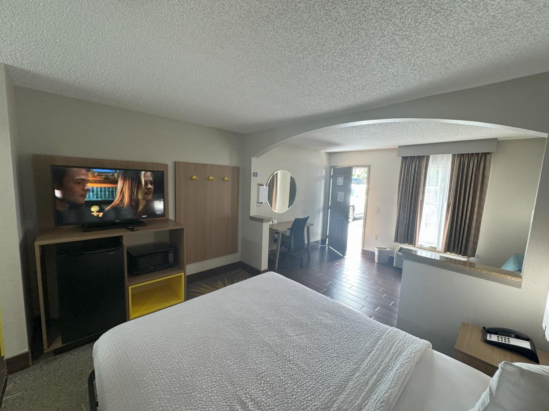 Days Inn & Suites by Wyndham Tuscaloosa - Univ. of Alabama gallery photo in Tuscaloosa, AL — image 14