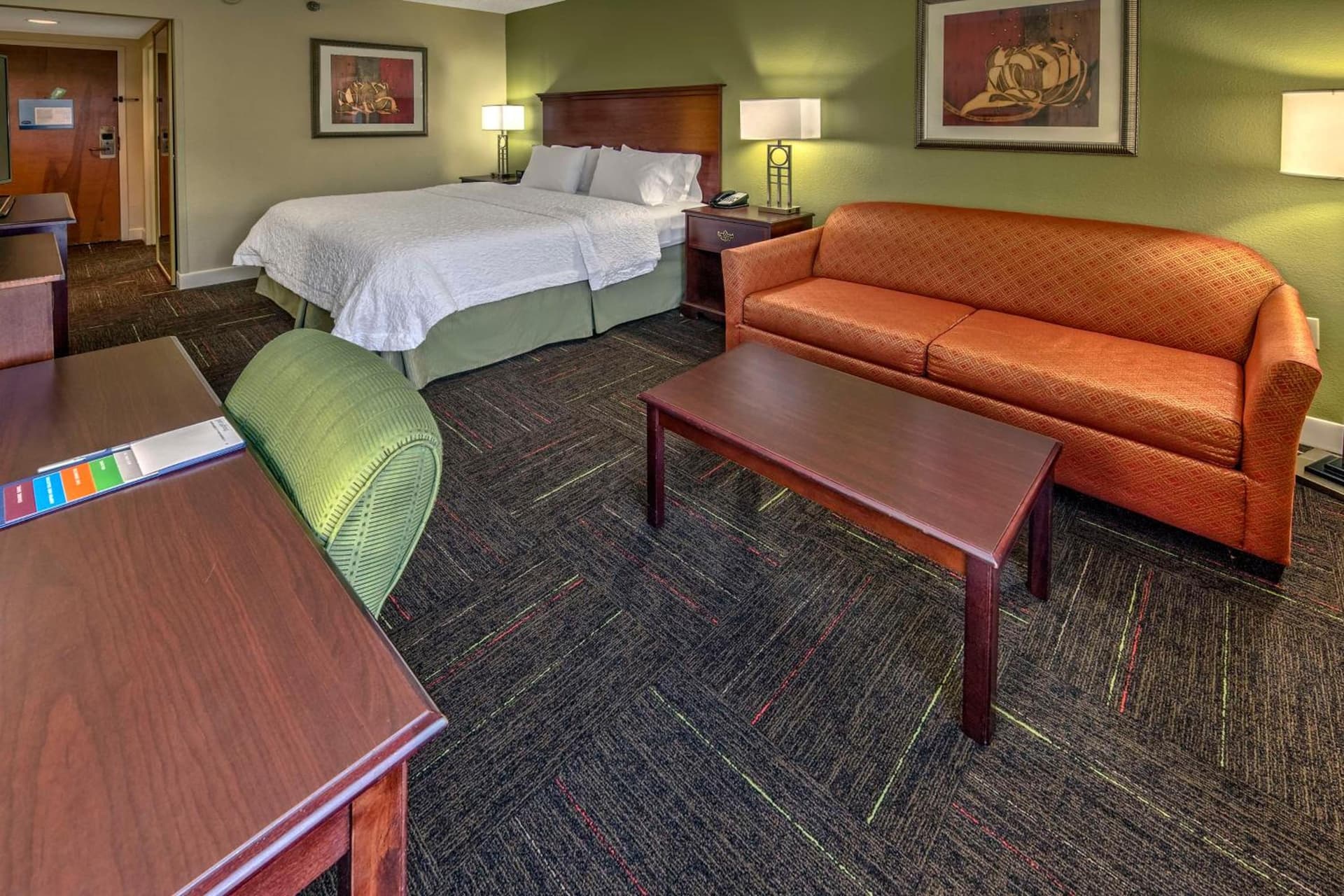 Hampton Inn New Bern interior in New Bern, NC — gallery photo 2