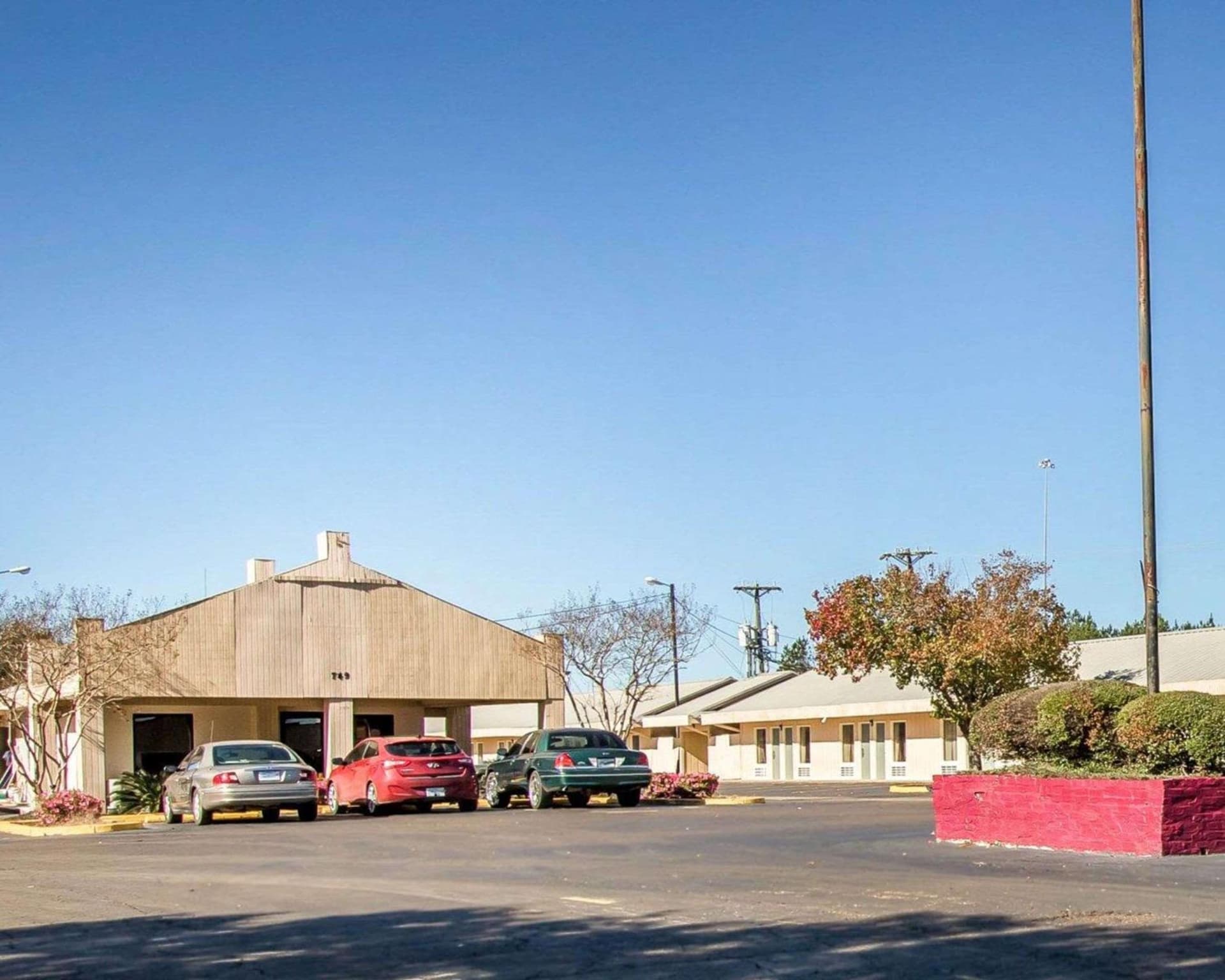 Rodeway Inn & Suites Brookhaven property views in Brookhaven, MS — gallery photo 3