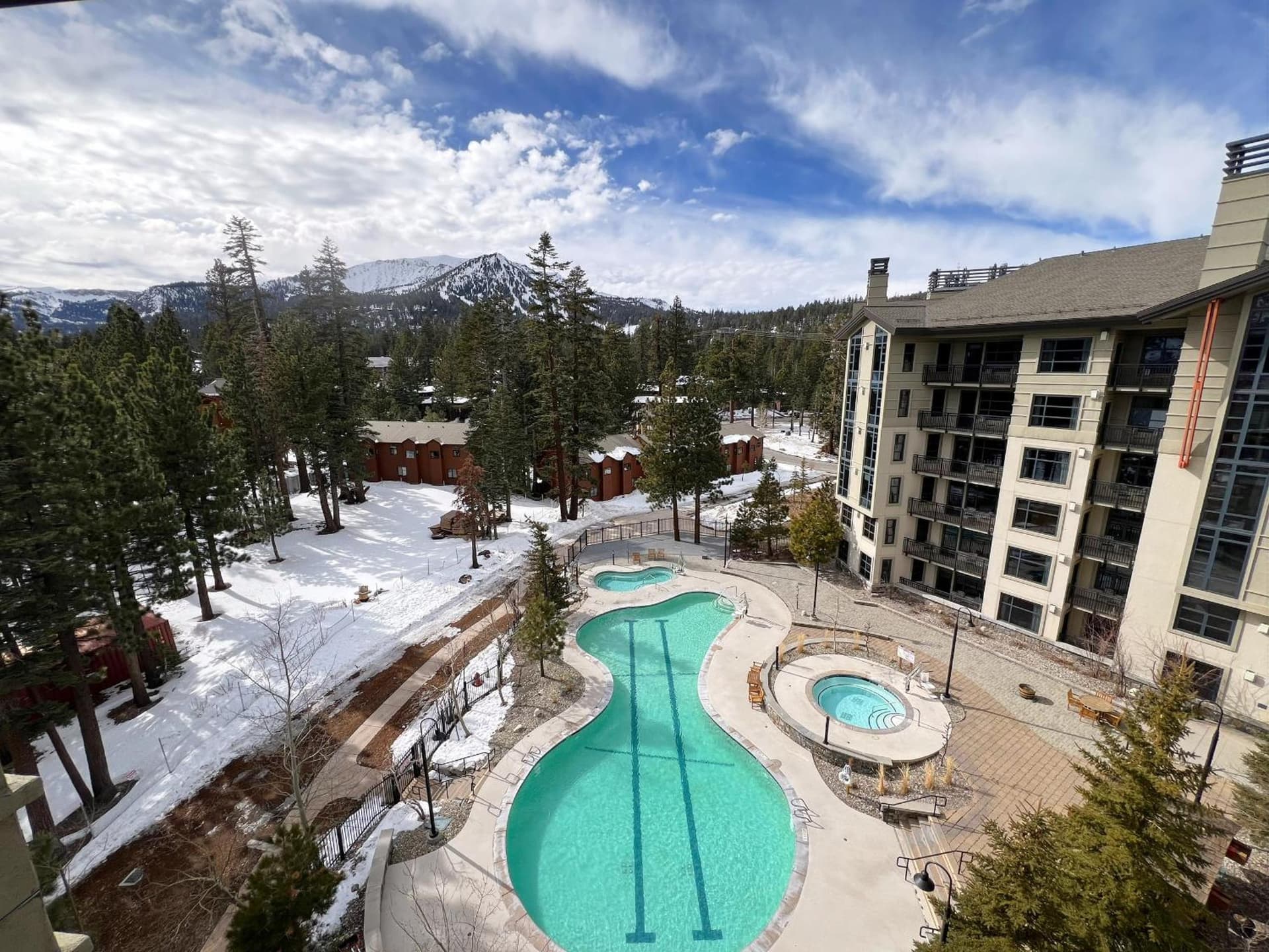 Luxury 2 Bedroom Penthouse with Stunning Views! property views in Mammoth Lakes, CA — gallery photo 3