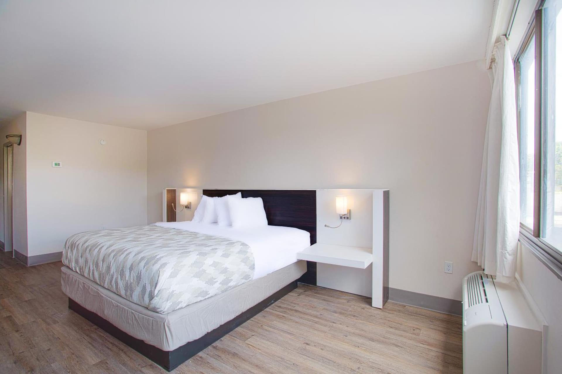 Americas Best Value Inn Winston-Salem gallery photo in Winston-Salem, NC — image 47