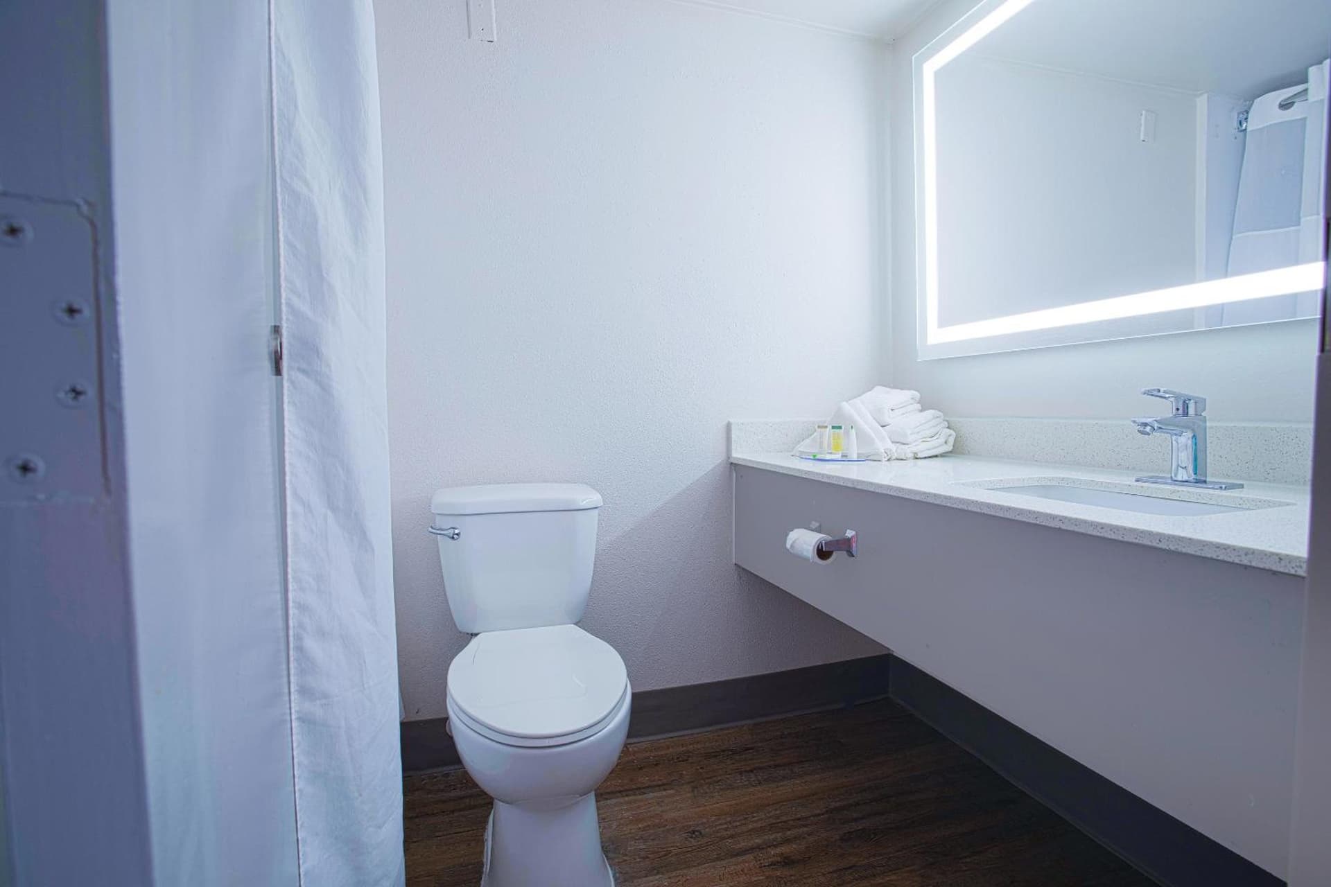 Americas Best Value Inn Winston-Salem gallery photo in Winston-Salem, NC — image 35