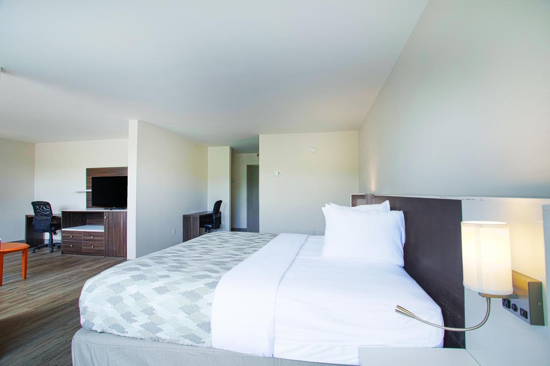 Americas Best Value Inn Winston-Salem interior in Winston-Salem, NC — gallery photo 2