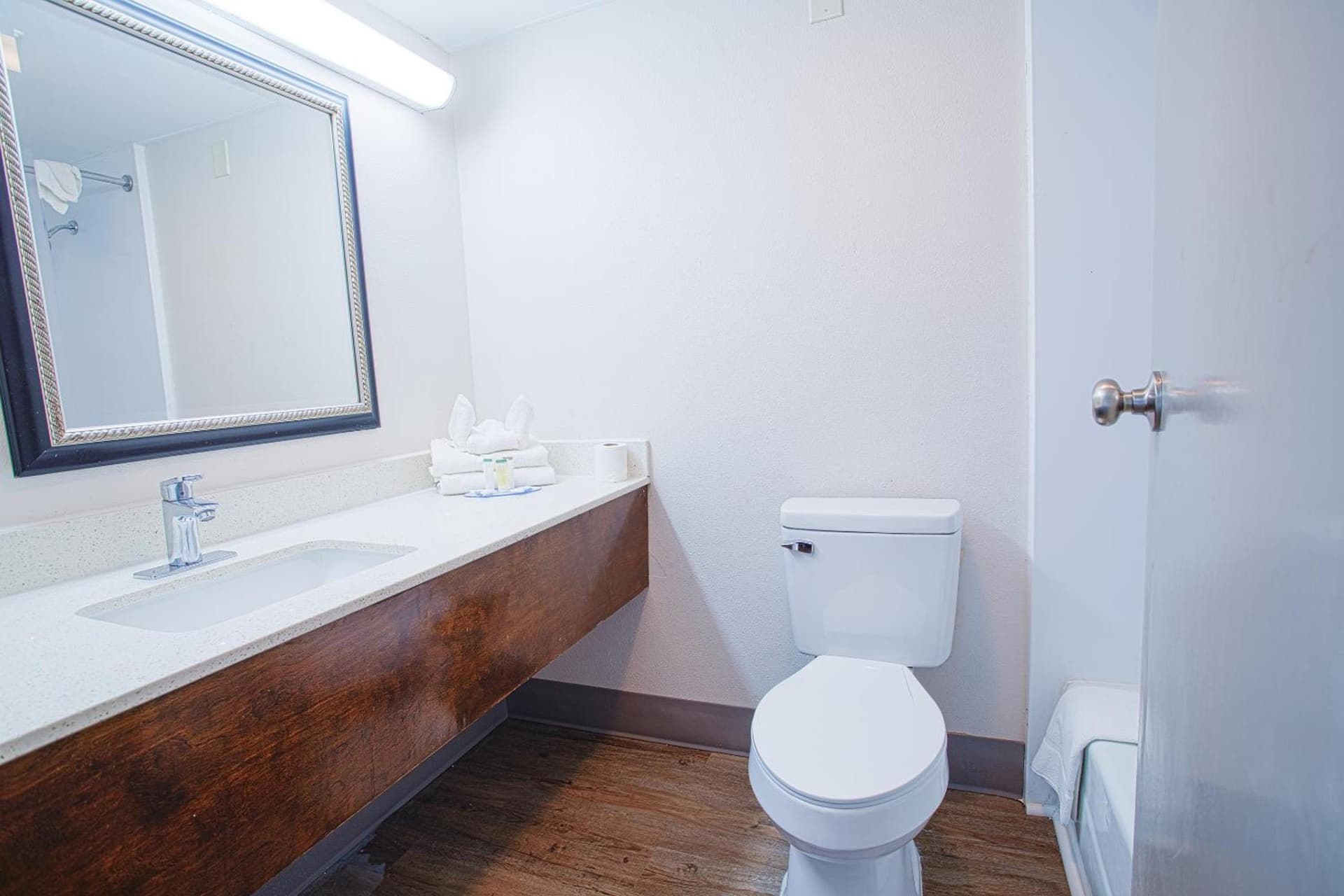 Americas Best Value Inn Winston-Salem gallery photo in Winston-Salem, NC — image 4