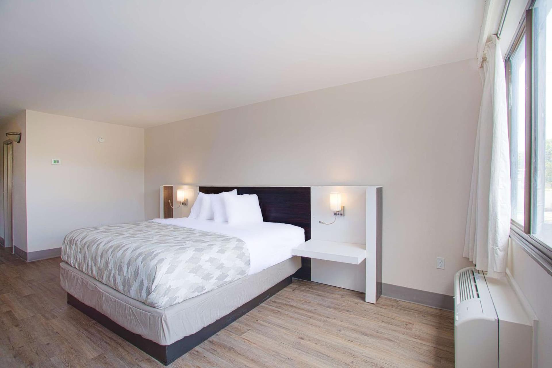 Americas Best Value Inn Winston-Salem gallery photo in Winston-Salem, NC — image 62
