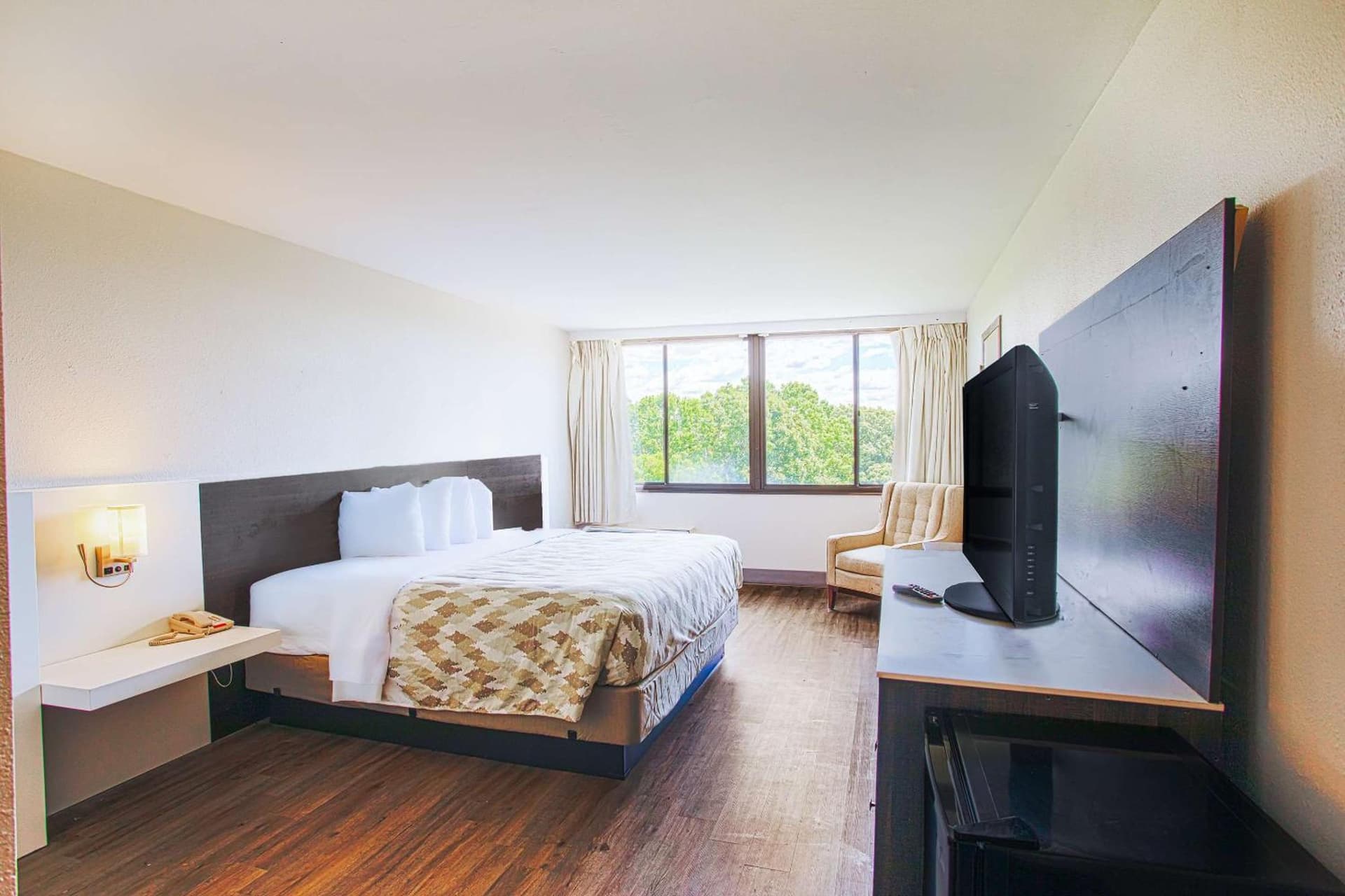 Americas Best Value Inn Winston-Salem gallery photo in Winston-Salem, NC — image 10