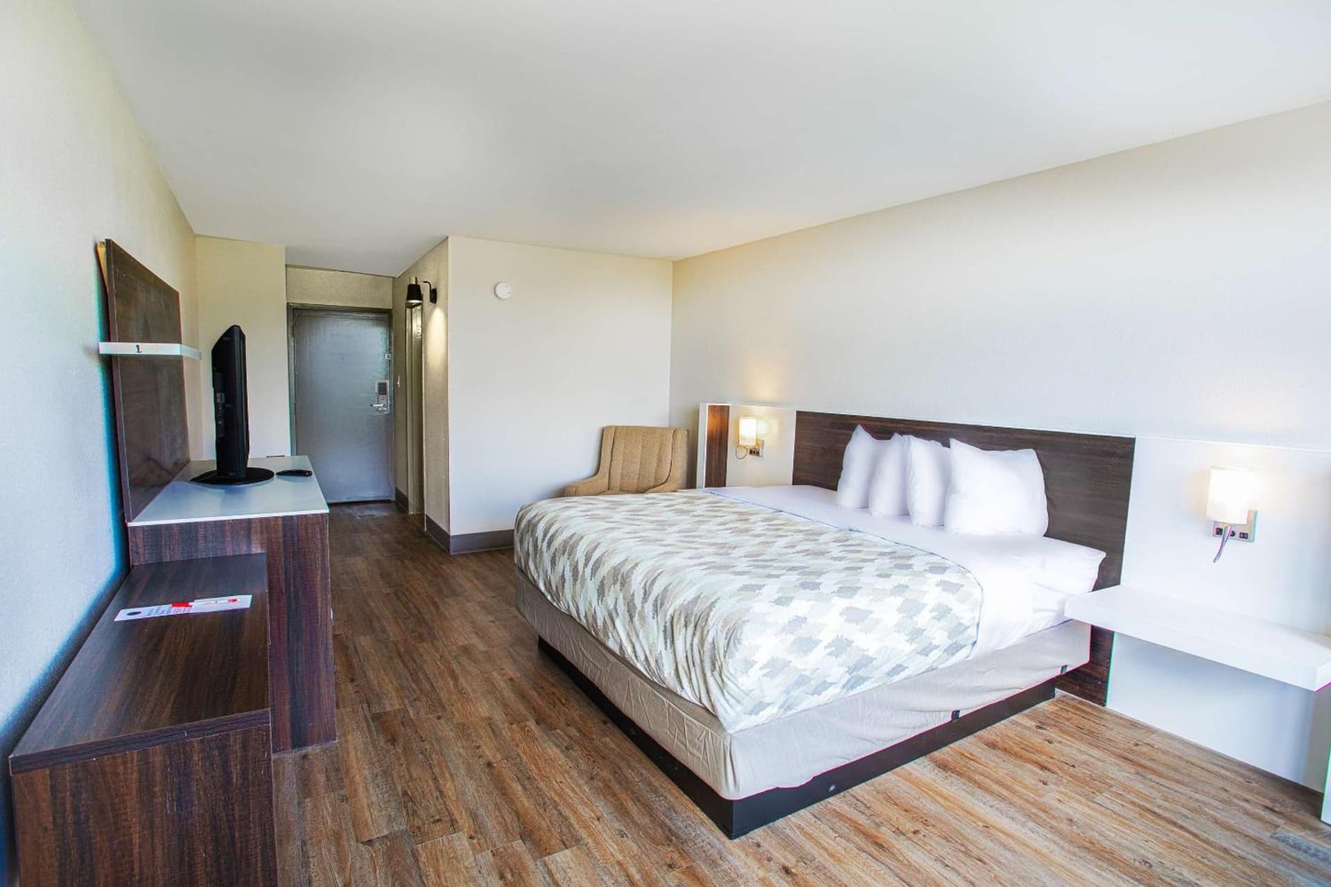 Americas Best Value Inn Winston-Salem gallery photo in Winston-Salem, NC — image 24