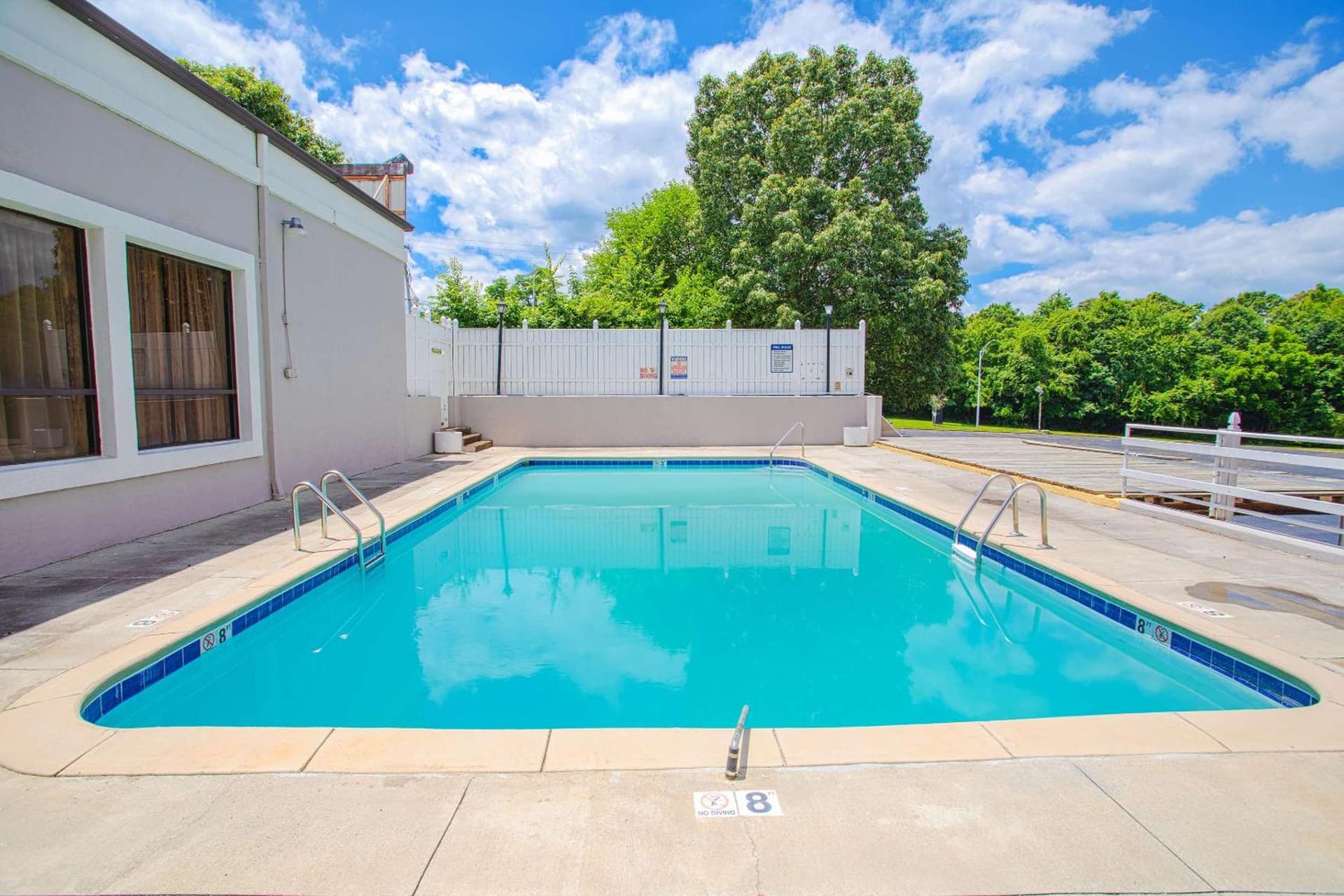Americas Best Value Inn Winston-Salem gallery photo in Winston-Salem, NC — image 34