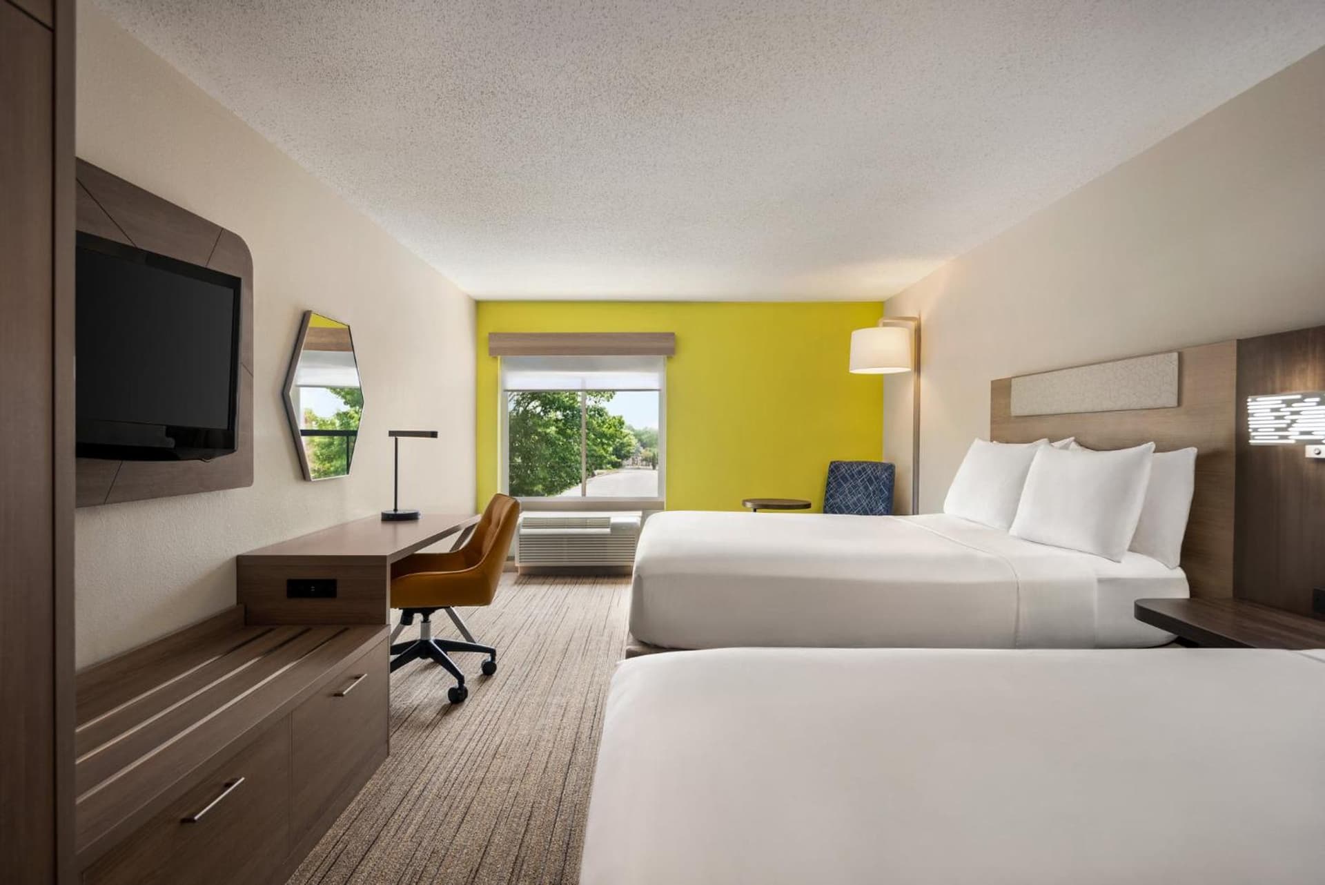 Holiday Inn Express Hotel & Suites Fredericksburg by IHG gallery photo in Fredericksburg, VA — image 11