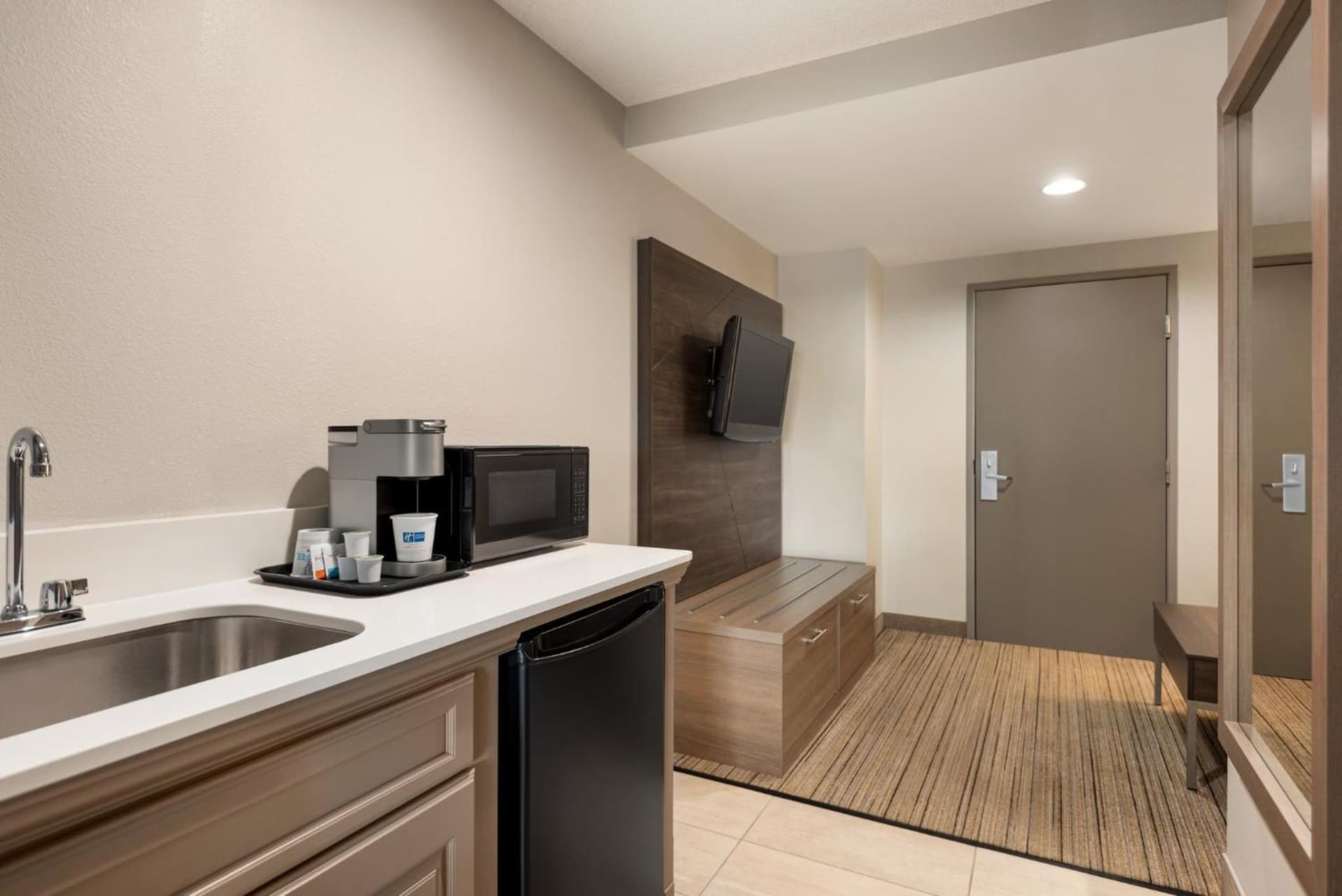 Holiday Inn Express Hotel & Suites Fredericksburg by IHG gallery photo in Fredericksburg, VA — image 35