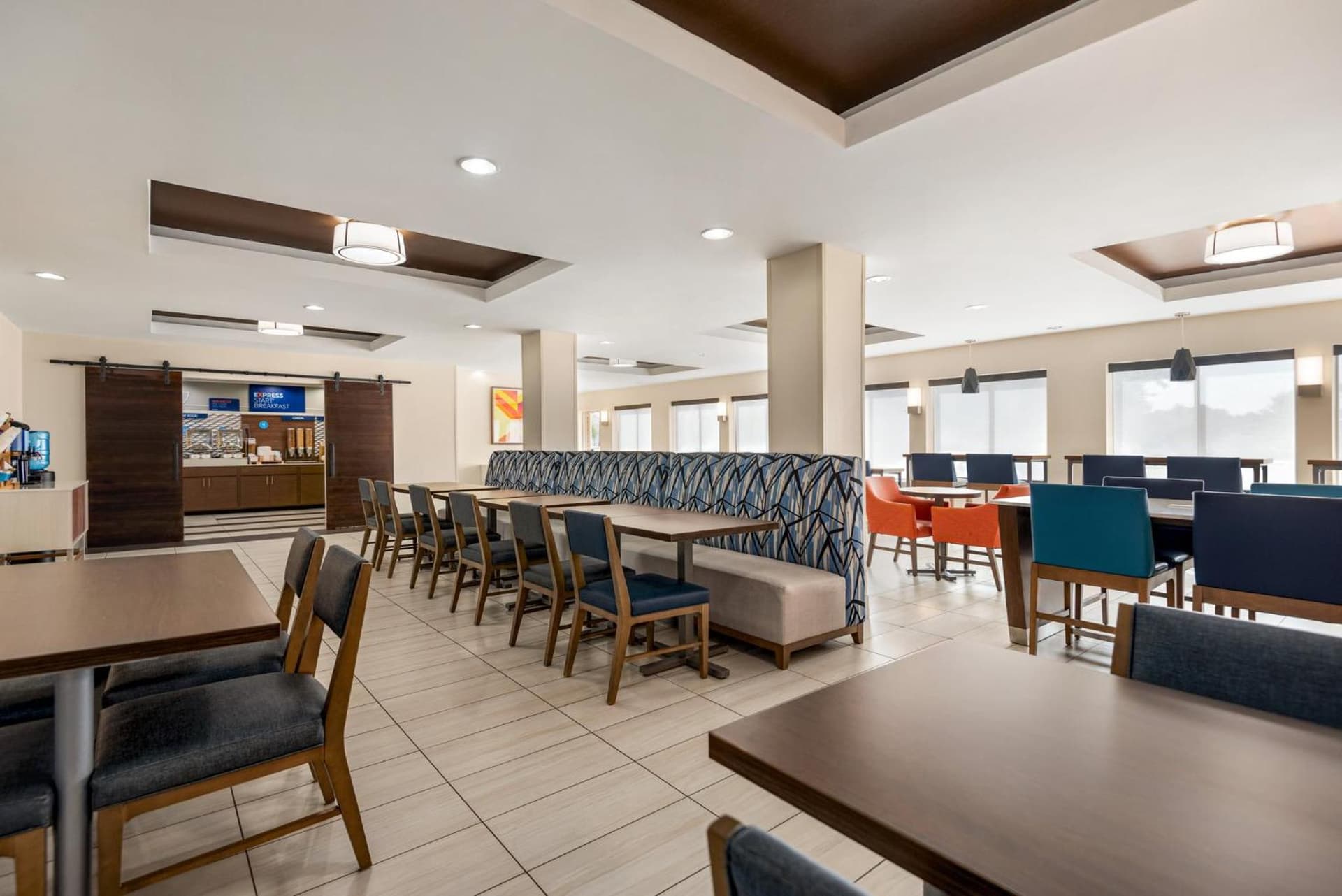 Holiday Inn Express Hotel & Suites Fredericksburg by IHG gallery photo in Fredericksburg, VA — image 22