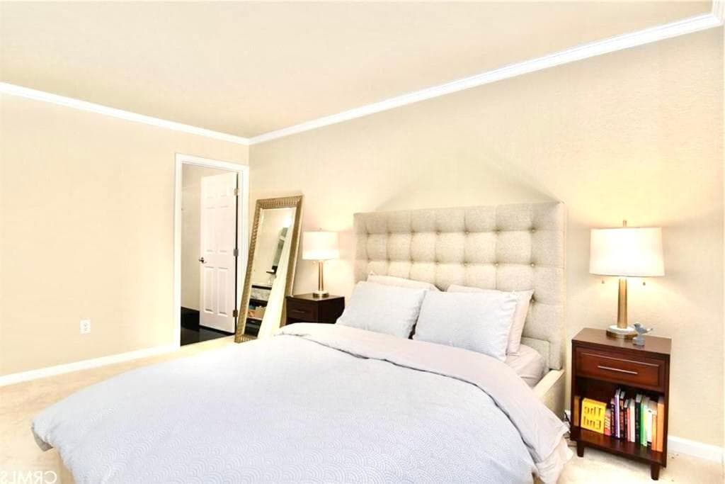 Del Rey Apartment Homes interior in Los Angeles, CA — gallery photo 2