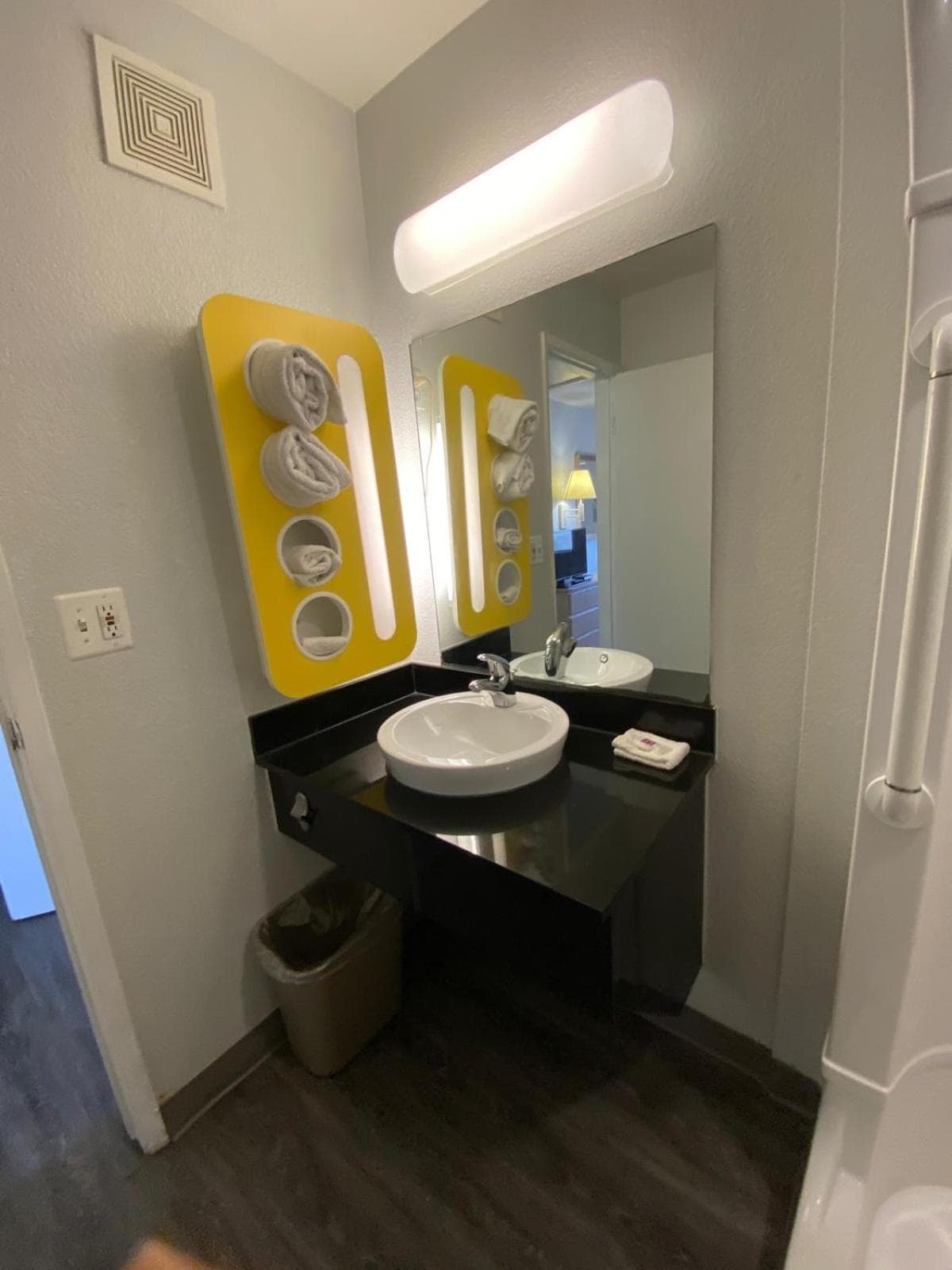 Studio 6 Casper WY interior in Casper, WY — gallery photo 2