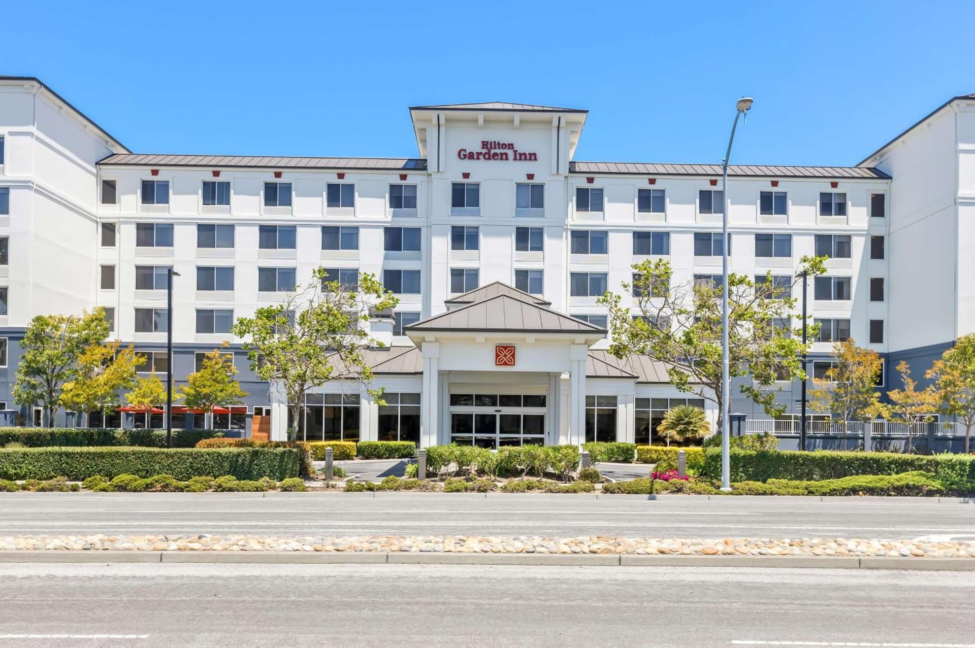 Hilton Garden Inn San Mateo interior in San Mateo, CA — gallery photo 2