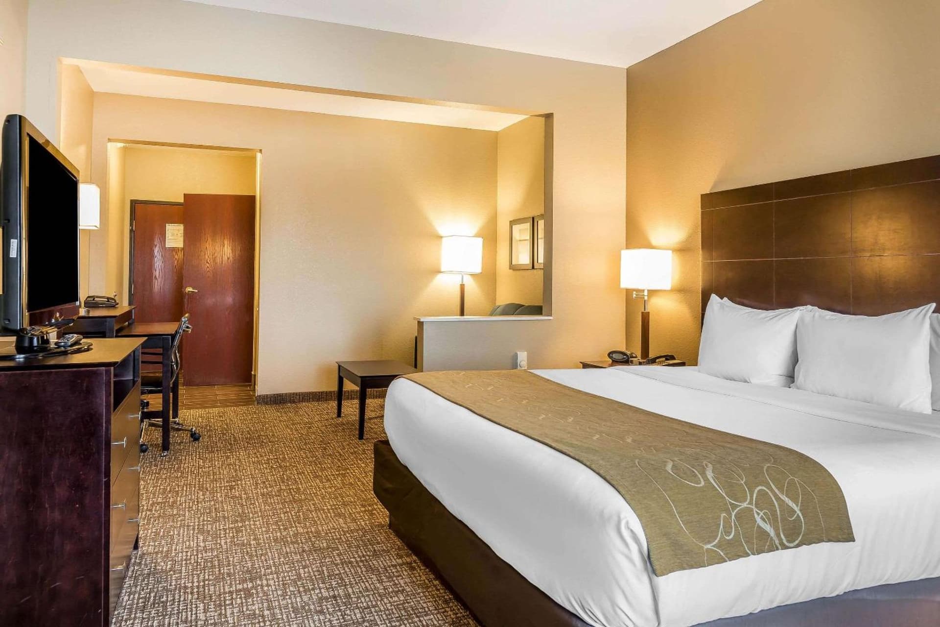 Comfort Suites Fort Wayne North property views in Fort Wayne, IN — gallery photo 3
