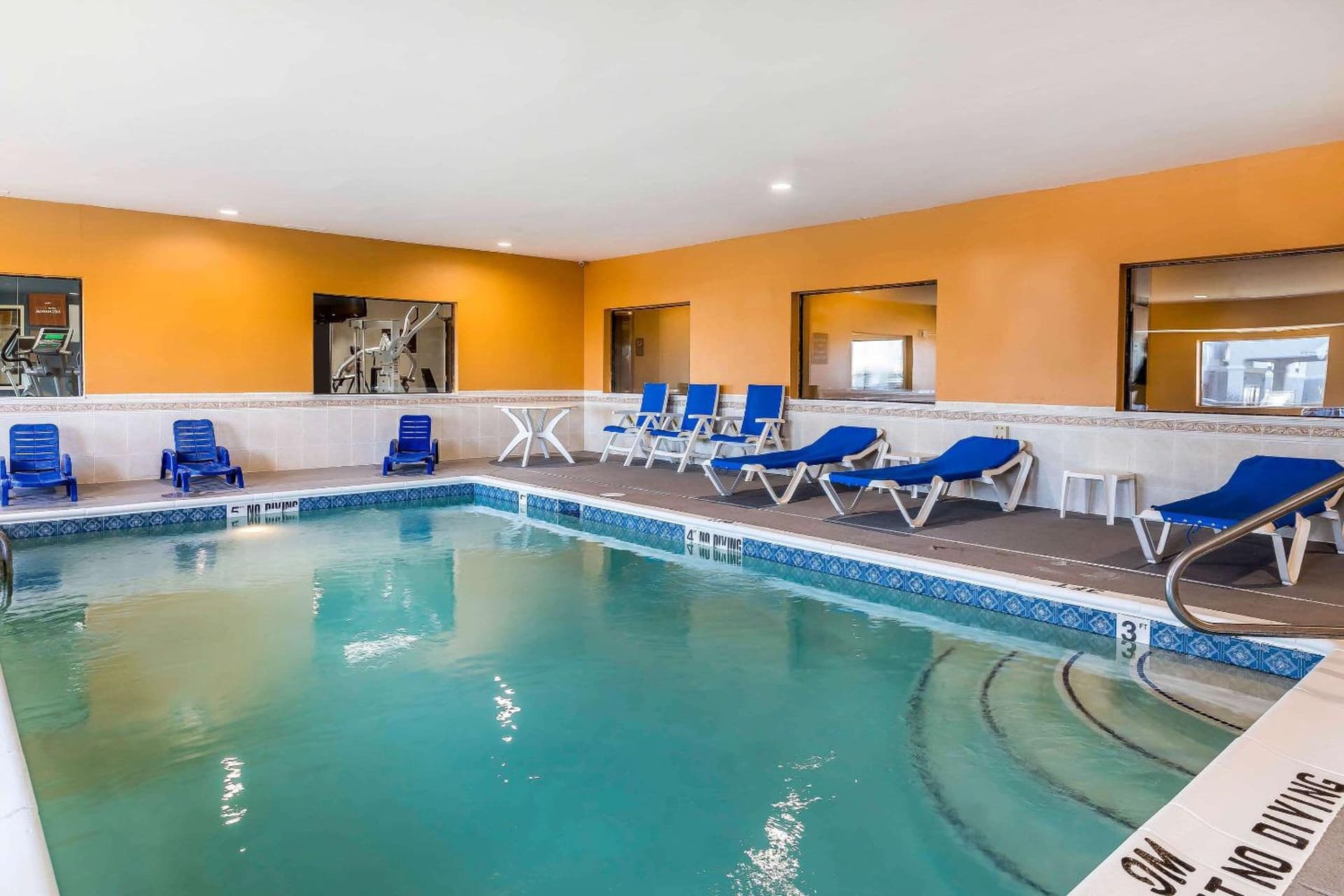 Comfort Suites Fort Wayne North gallery photo in Fort Wayne, IN — image 15