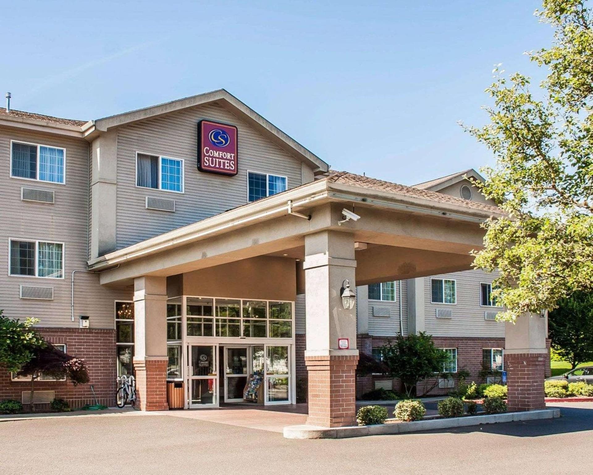 Comfort Suites Clackamas featured exterior or lobby in Clackamas, OR — similar hotel