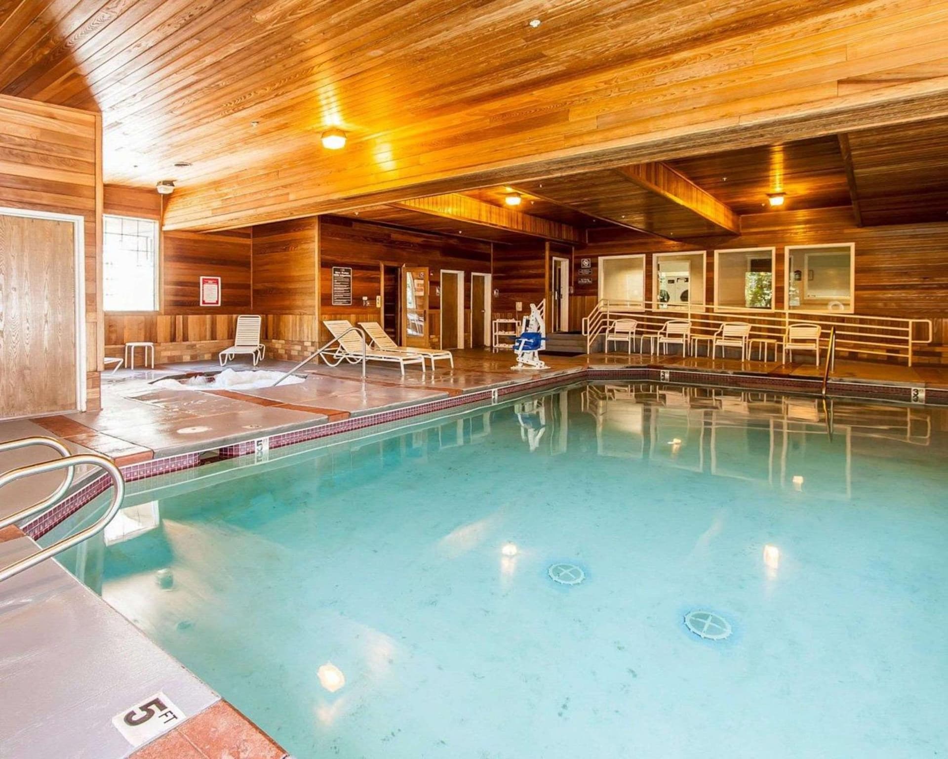 Comfort Suites Clackamas property views in Clackamas, OR — gallery photo 3