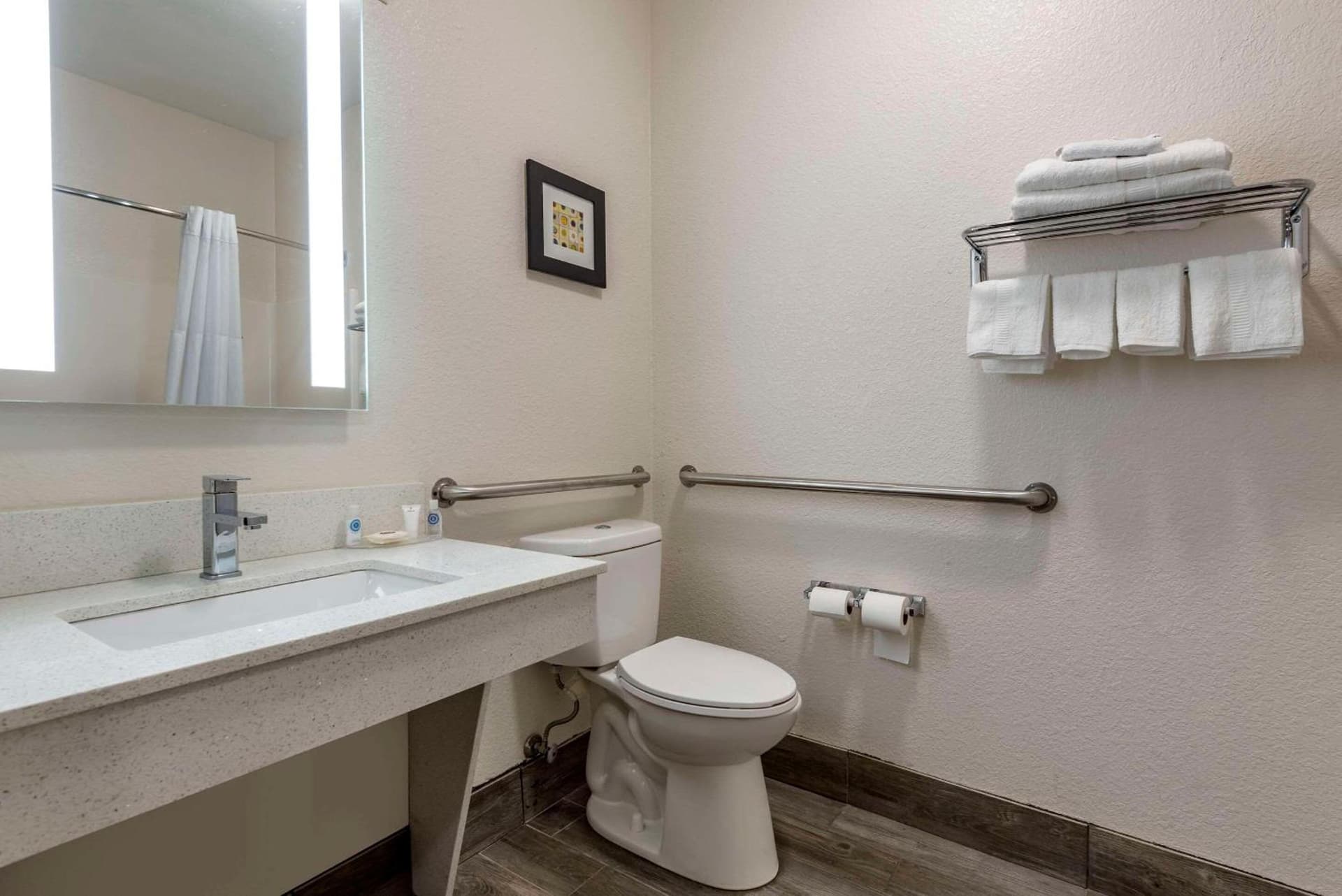 Comfort Inn & Suites Liverpool - Syracuse gallery photo in Liverpool, NY — image 23