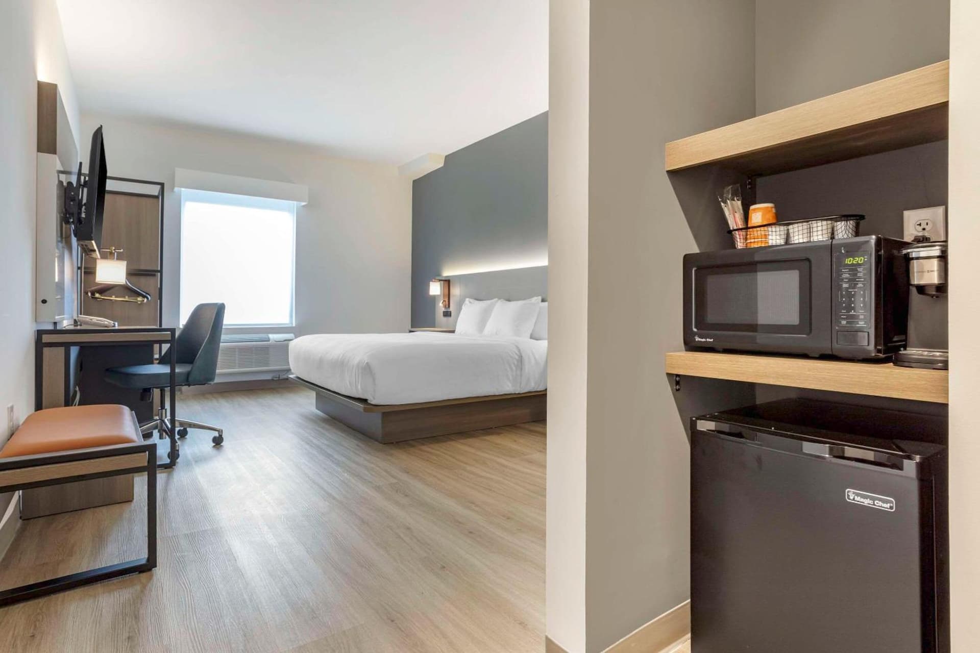 Comfort Inn & Suites Newark Liberty International Airport gallery photo in Newark, NJ — image 71