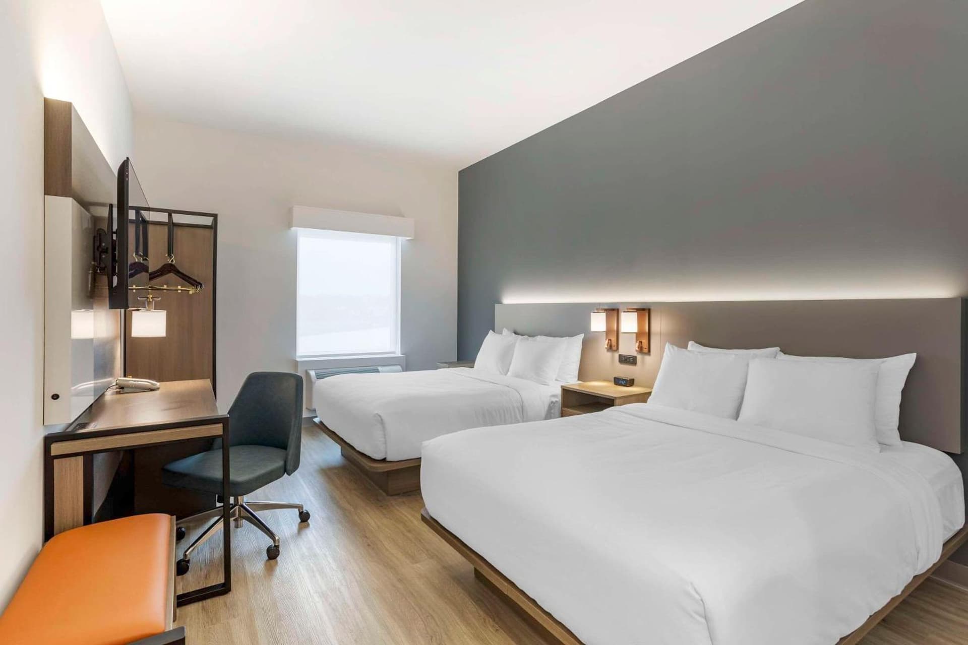 Comfort Inn & Suites Newark Liberty International Airport gallery photo in Newark, NJ — image 129