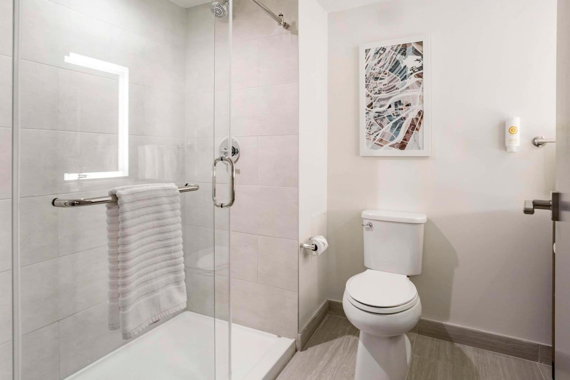 Comfort Inn & Suites Newark Liberty International Airport gallery photo in Newark, NJ — image 132