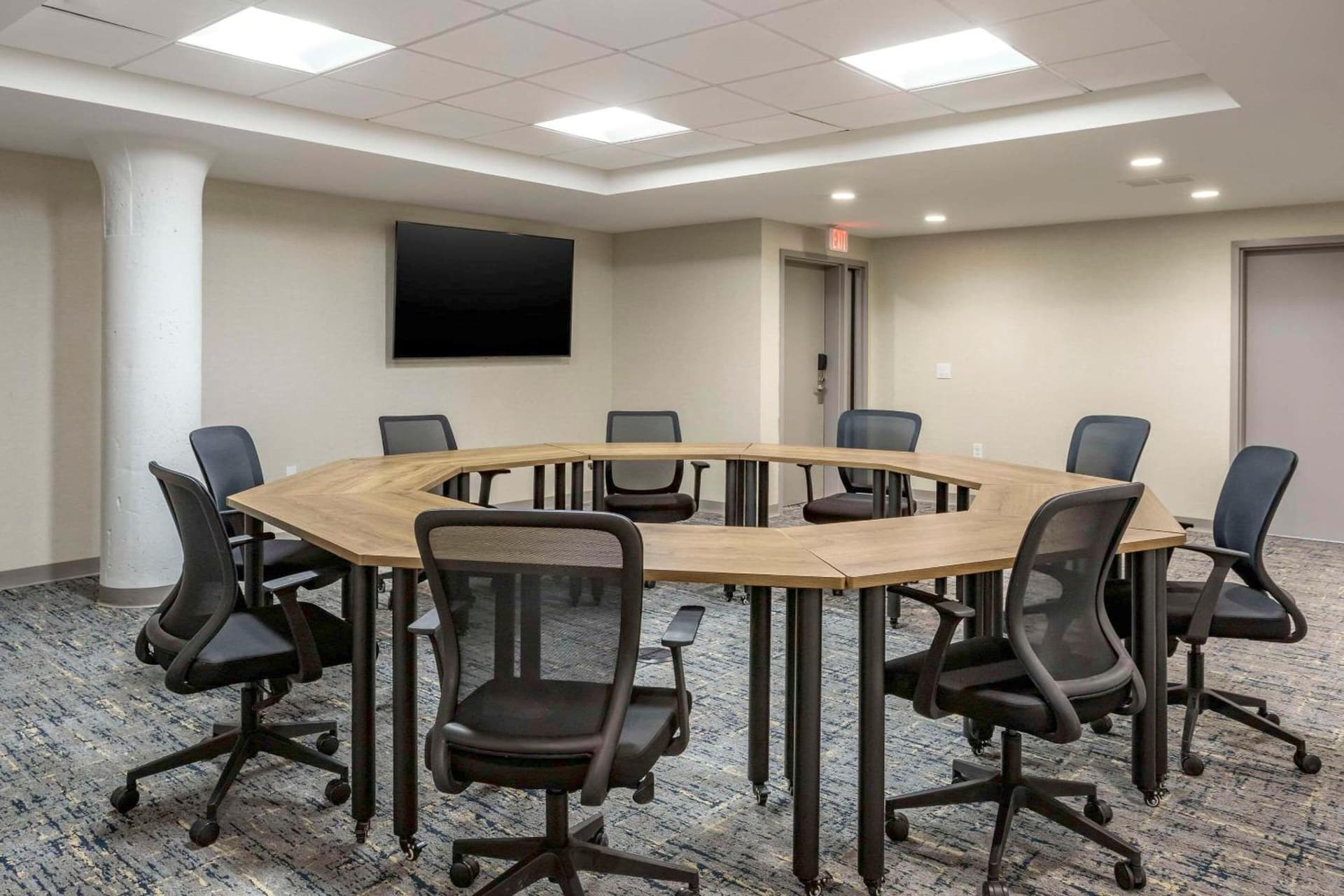 Comfort Inn & Suites Newark Liberty International Airport gallery photo in Newark, NJ — image 38