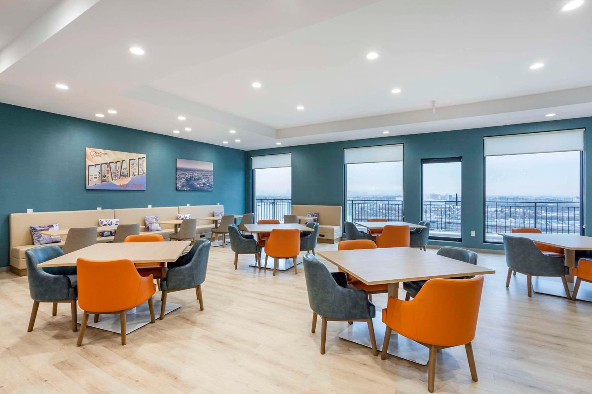 Comfort Inn & Suites Newark Liberty International Airport gallery photo in Newark, NJ — image 75