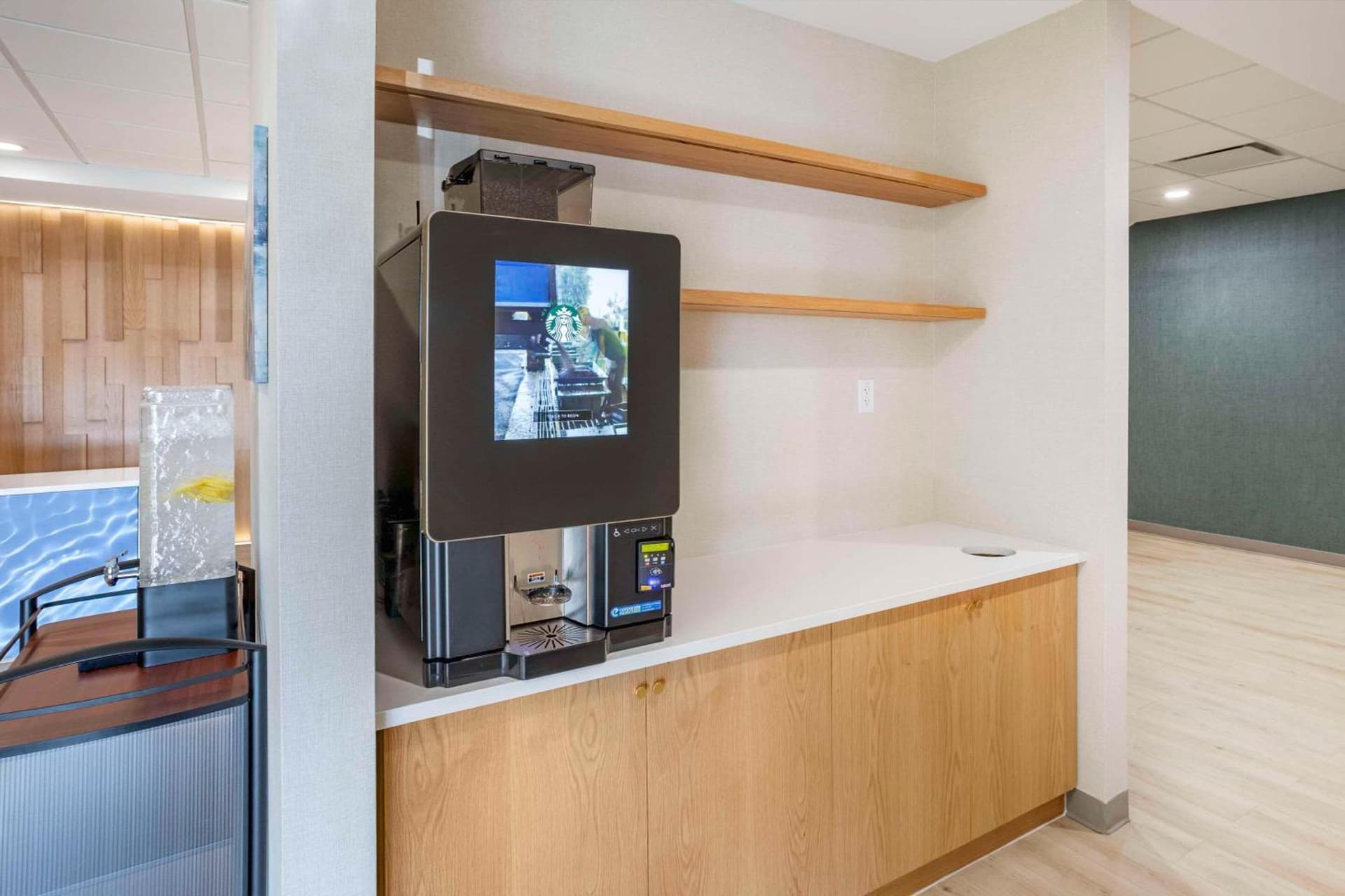 Comfort Inn & Suites Newark Liberty International Airport gallery photo in Newark, NJ — image 120