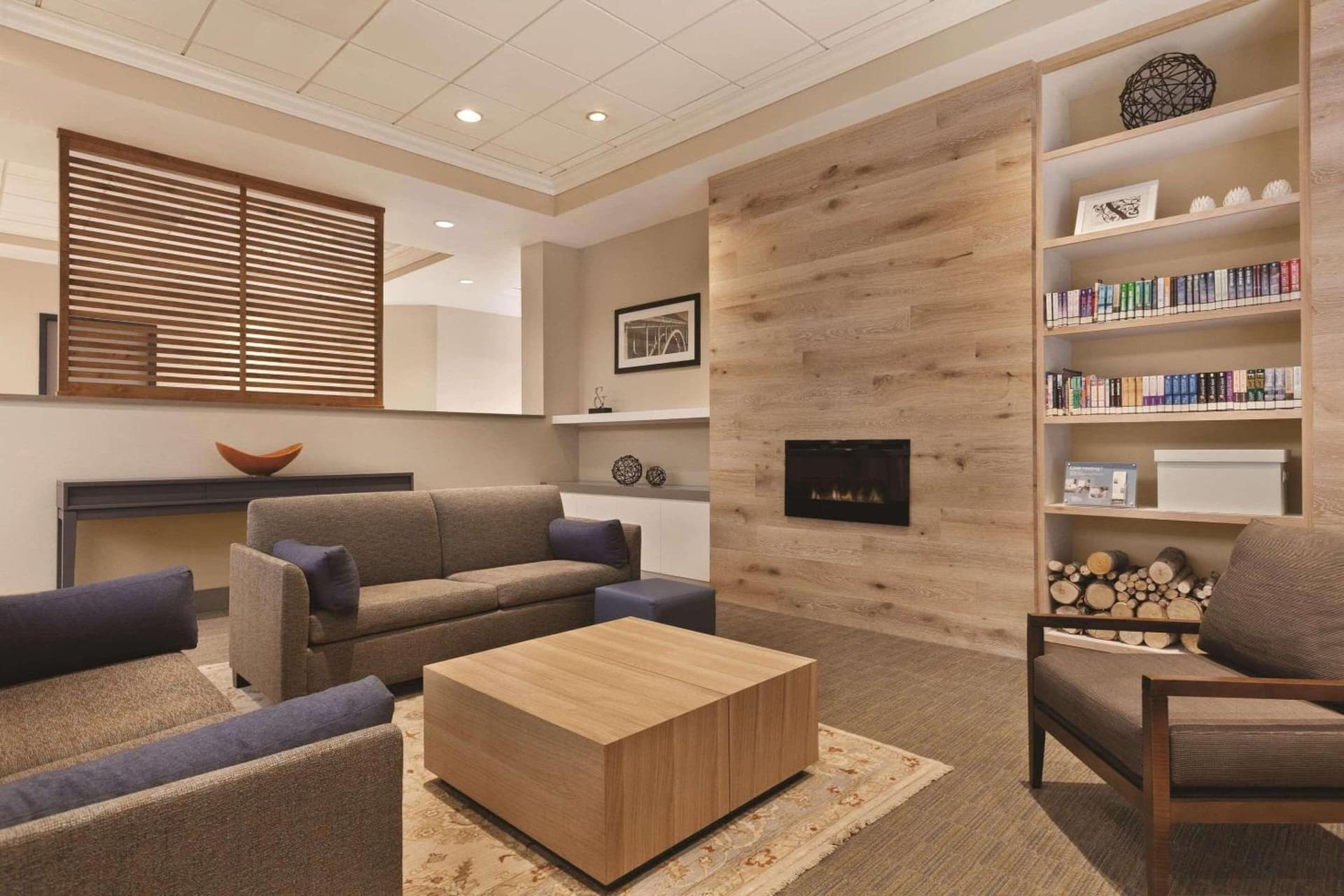 Country Inn & Suites by Radisson, Seattle-Bothell, WA interior in Bothell, WA — gallery photo 2