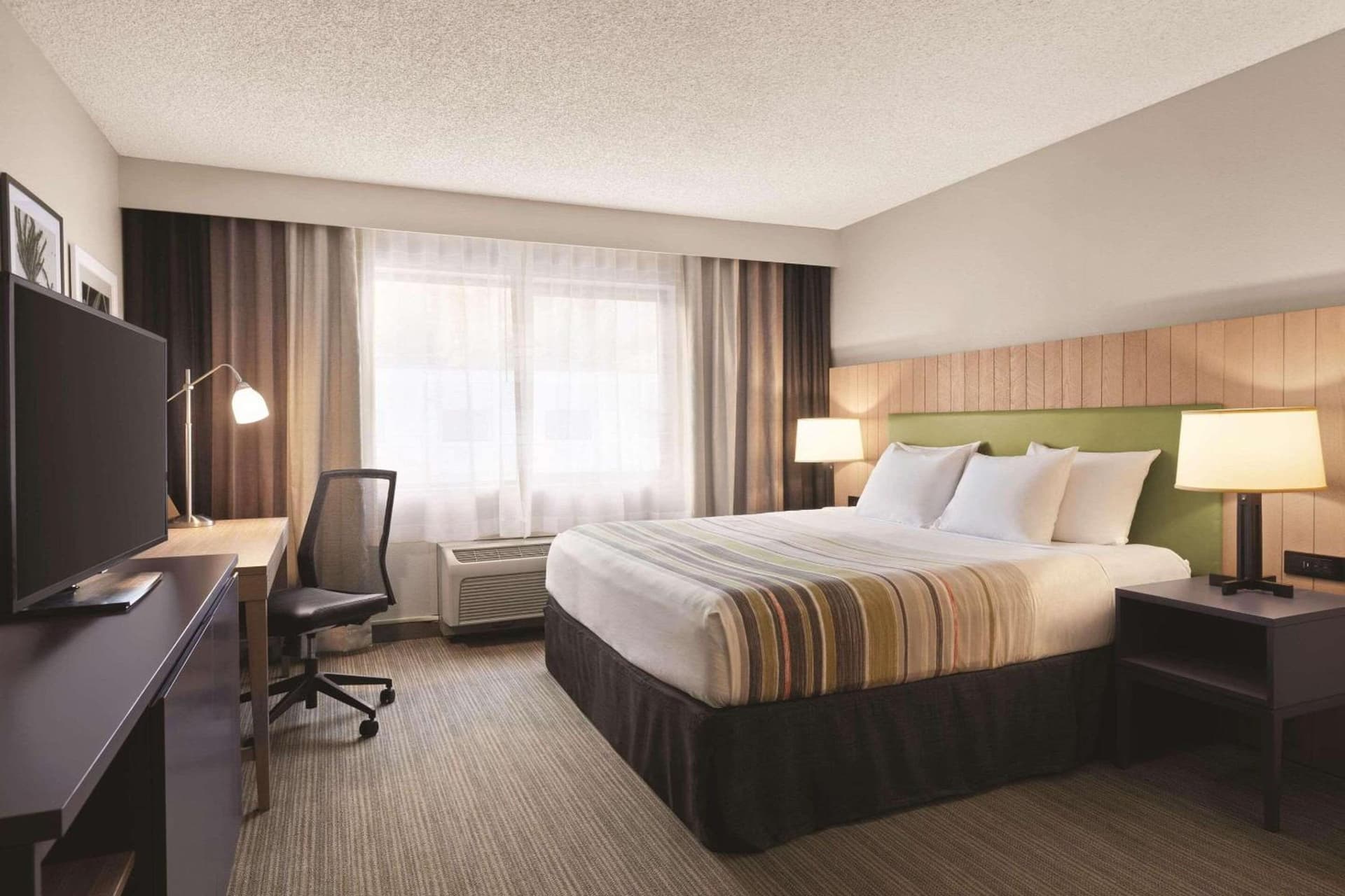 Country Inn & Suites by Radisson, Seattle-Bothell, WA interior in Bothell, WA — gallery photo 2