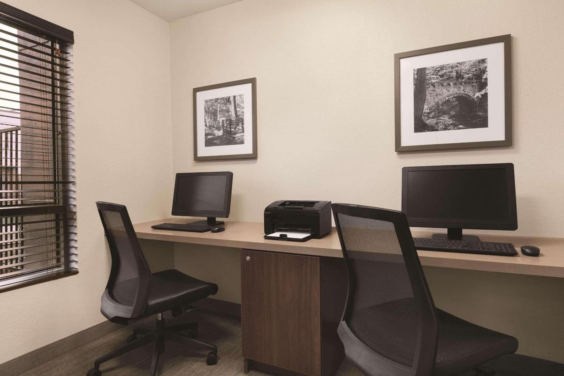 Country Inn & Suites by Radisson, Seattle-Bothell, WA gallery photo in Bothell, WA — image 33