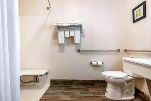 Comfort Inn & Suites Liverpool - Syracuse gallery photo in Liverpool, NY — image 33