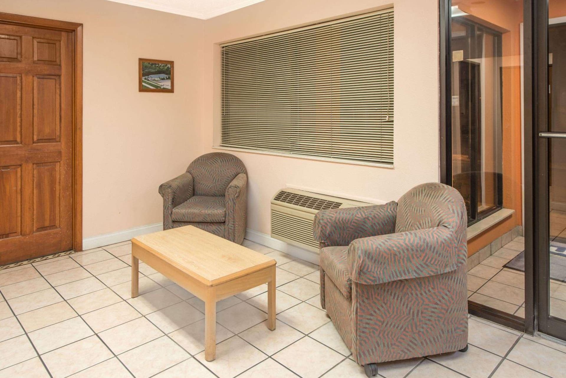 Days Inn by Wyndham Kingdom City property views in Kingdom City, MO — gallery photo 3